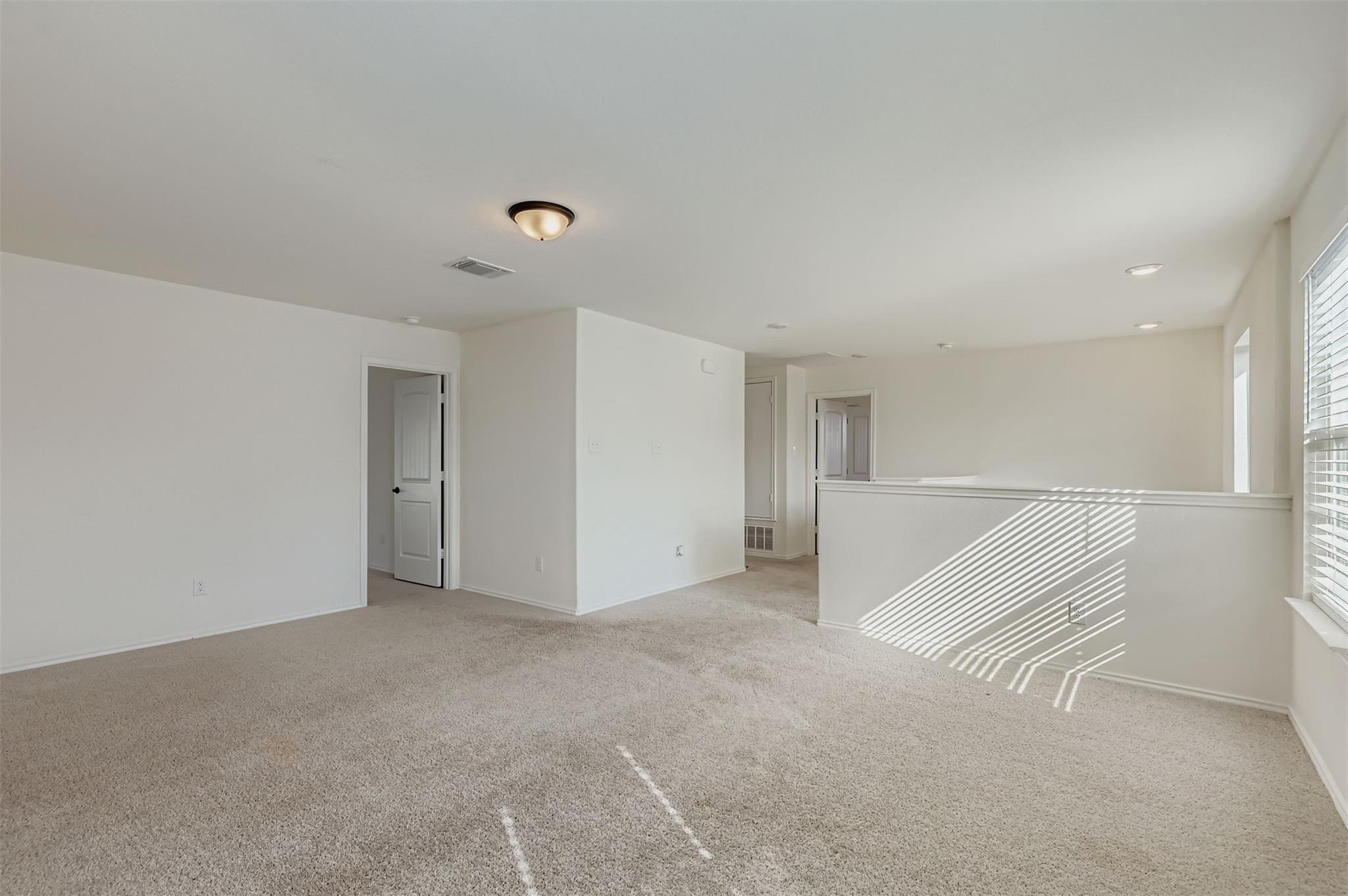 140 Outlaw Dr, Jarrell, TX 76537