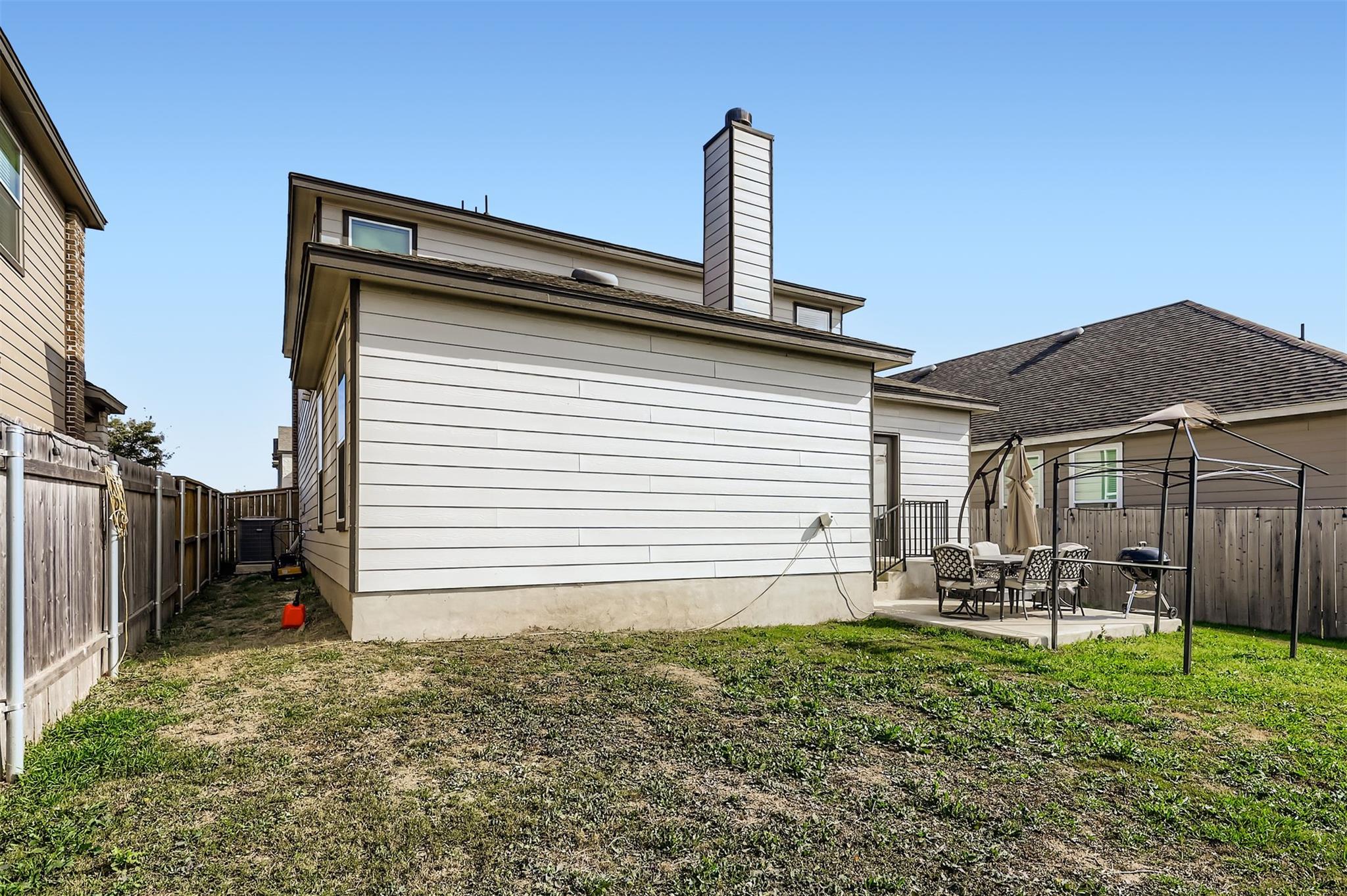 140 Outlaw Dr, Jarrell, TX 76537