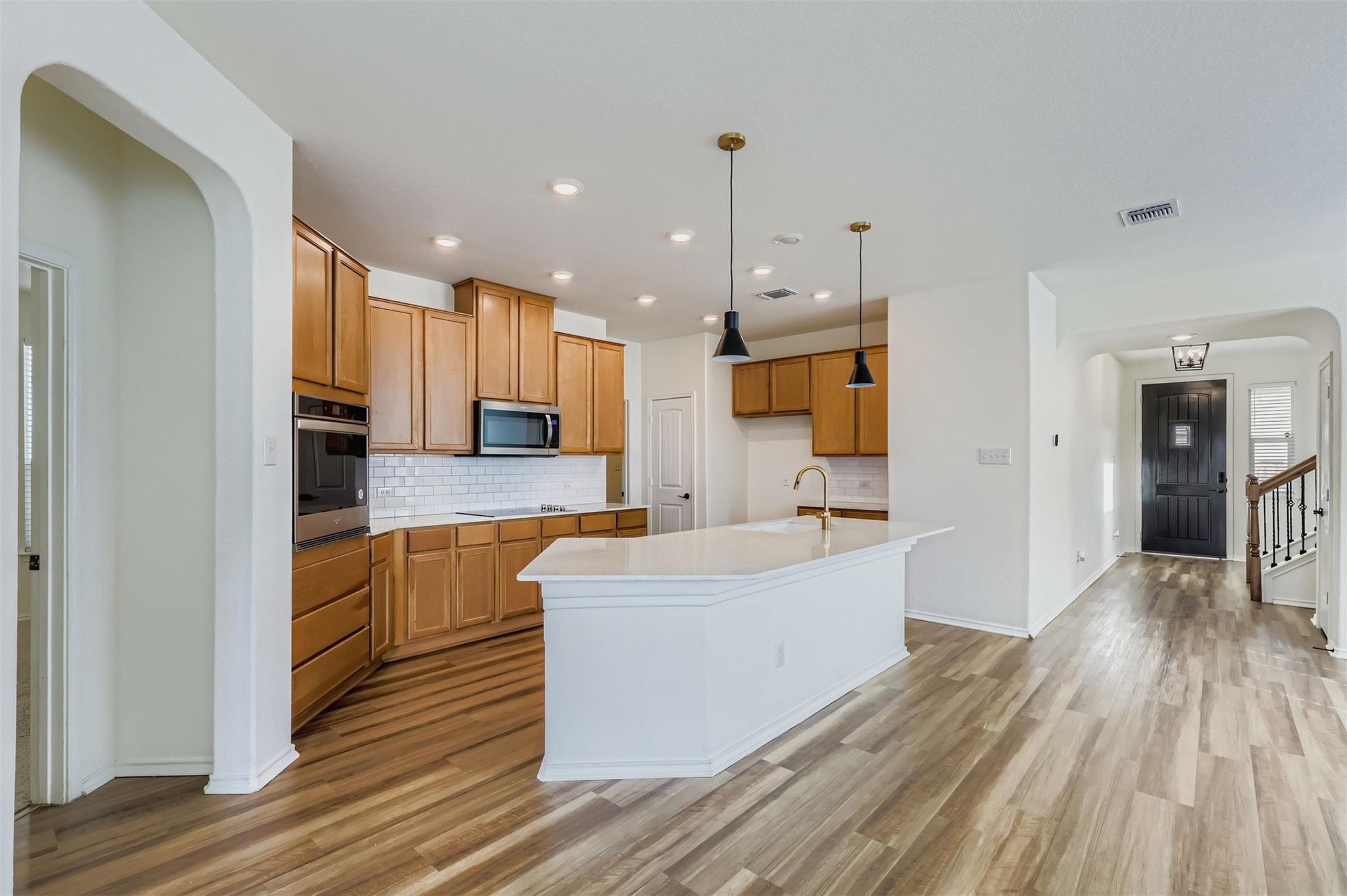 140 Outlaw Dr, Jarrell, TX 76537