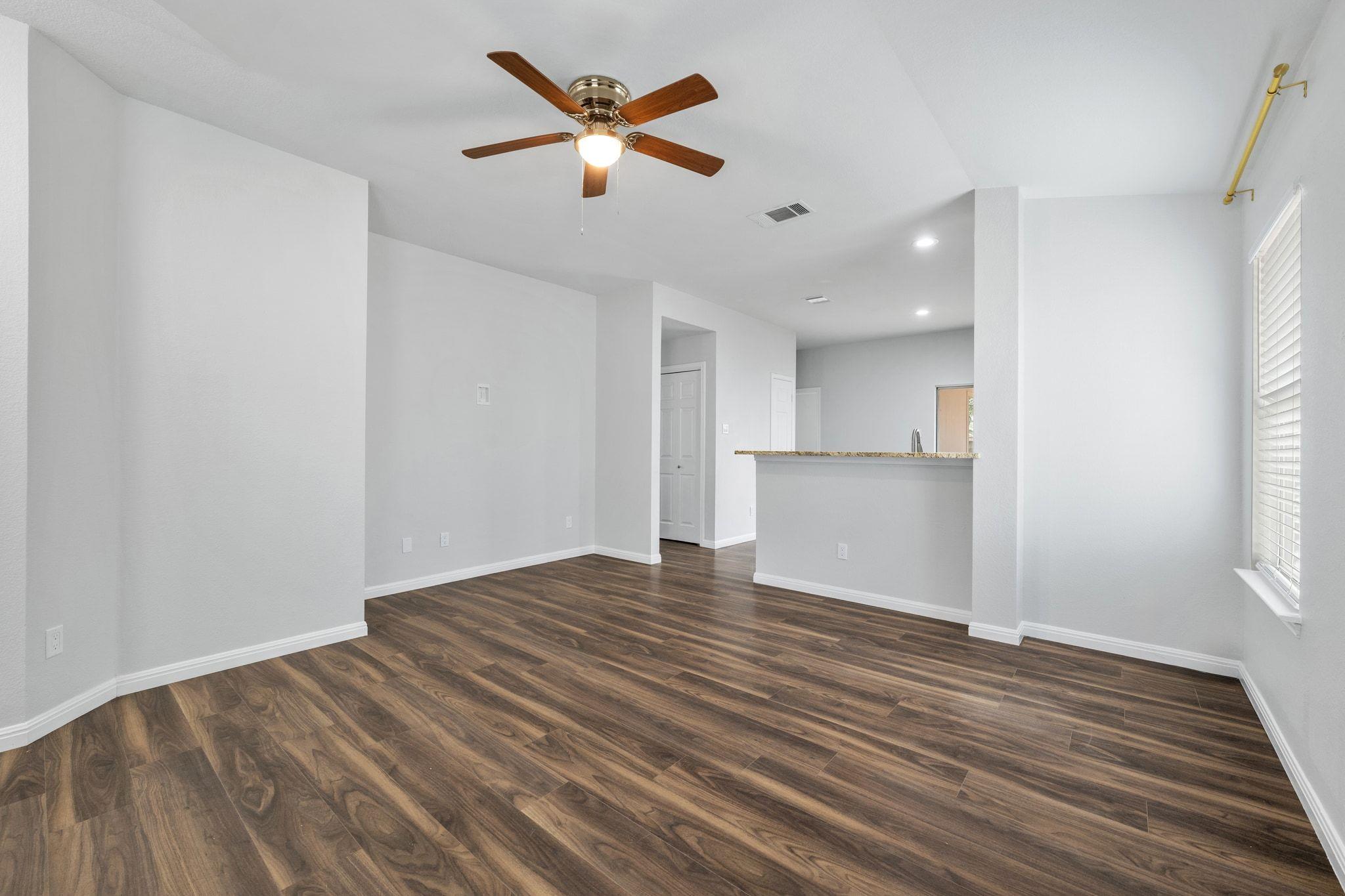 1501 Molson Lake Dr, Leander, TX 78641