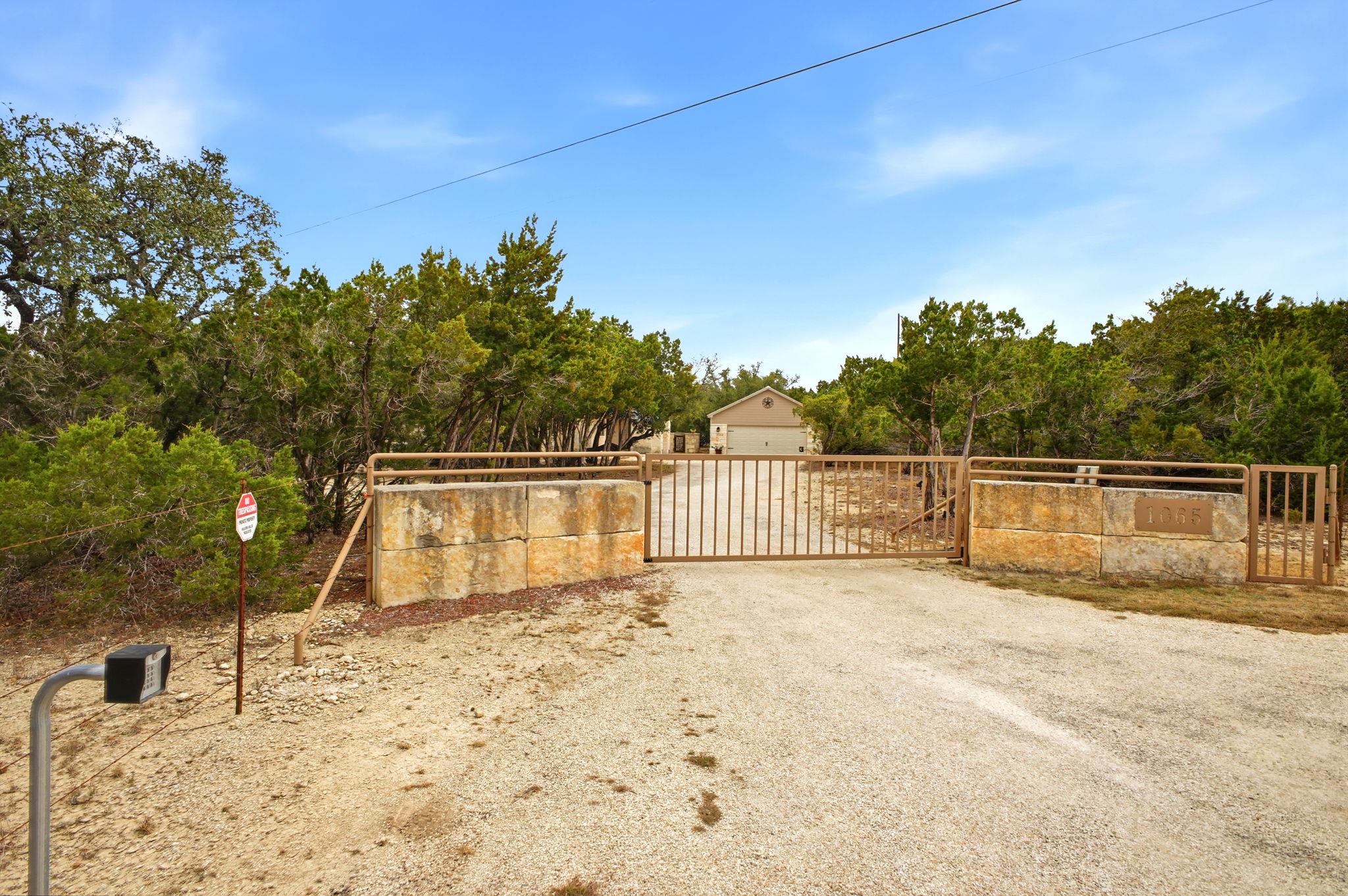 1065 Country Pike, Canyon Lake, TX 78133