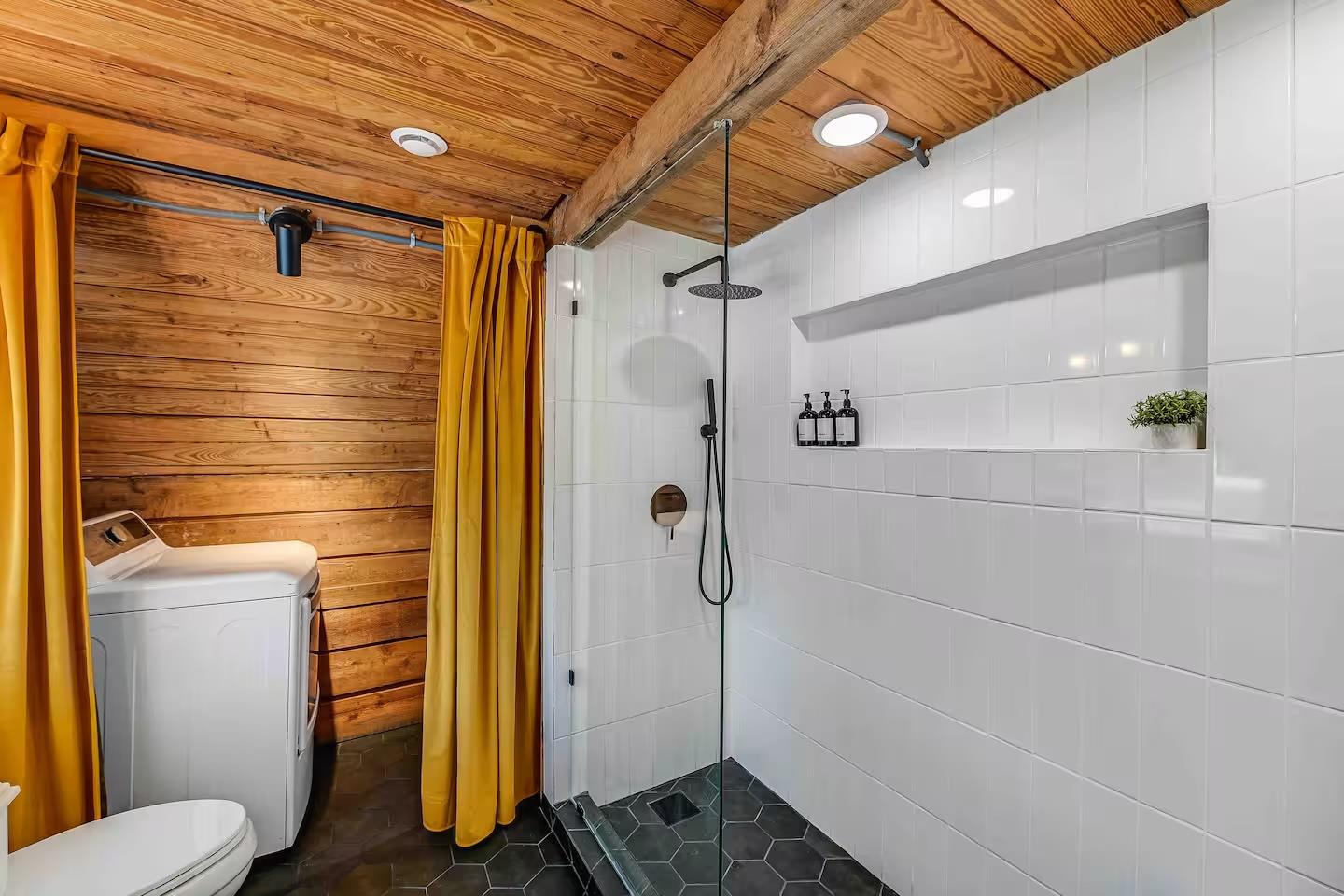 25404 Cove Dr, Spicewood, TX 78669