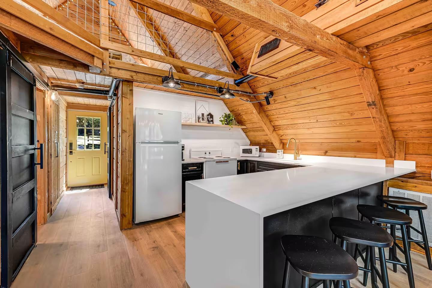 25404 Cove Dr, Spicewood, TX 78669