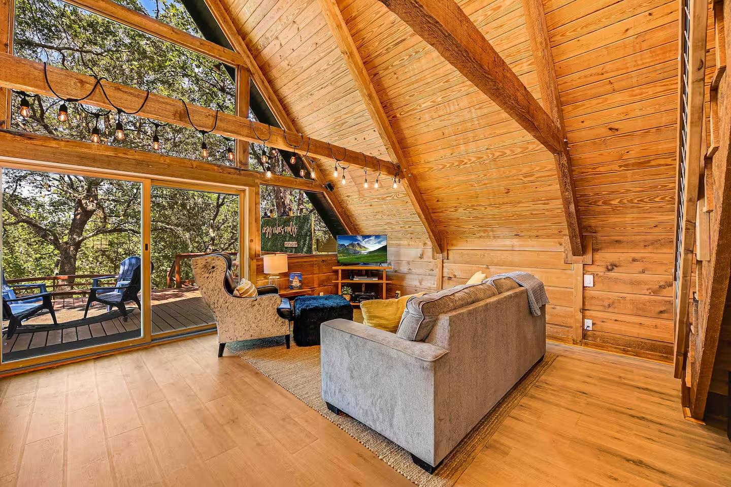 25404 Cove Dr, Spicewood, TX 78669