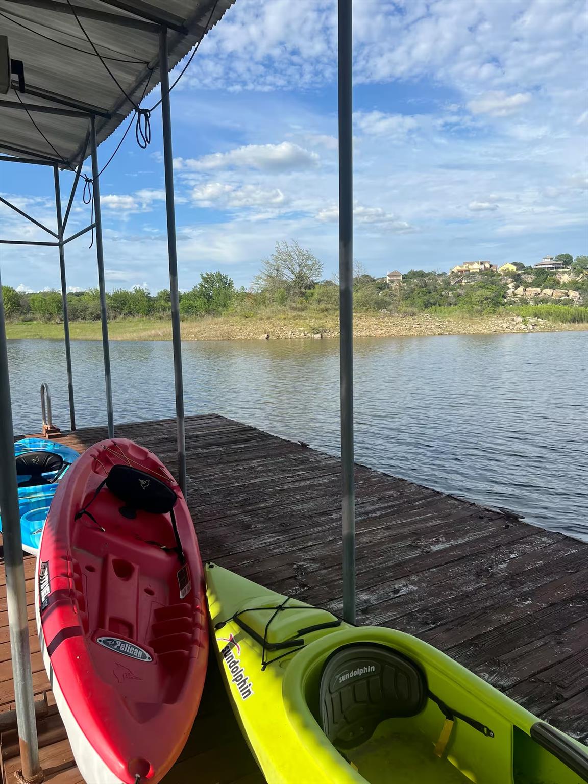 25404 Cove Dr, Spicewood, TX 78669