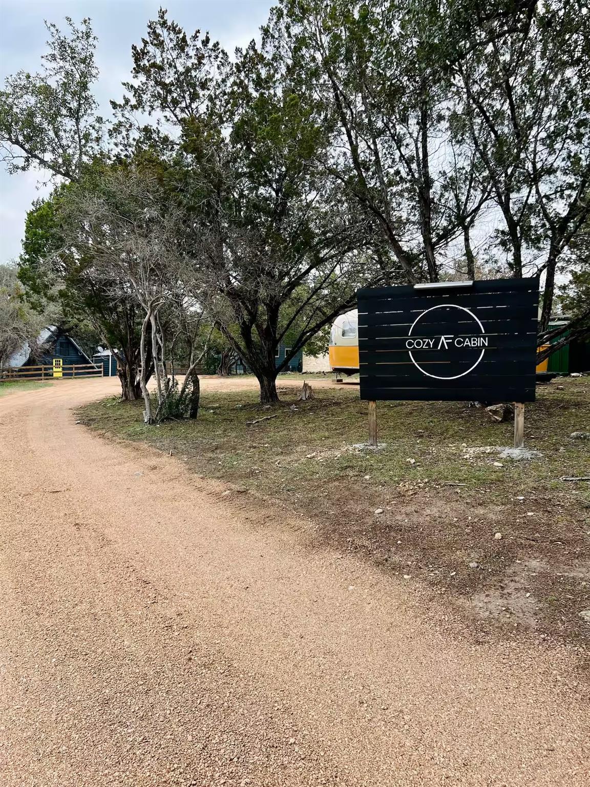 25404 Cove Dr, Spicewood, TX 78669