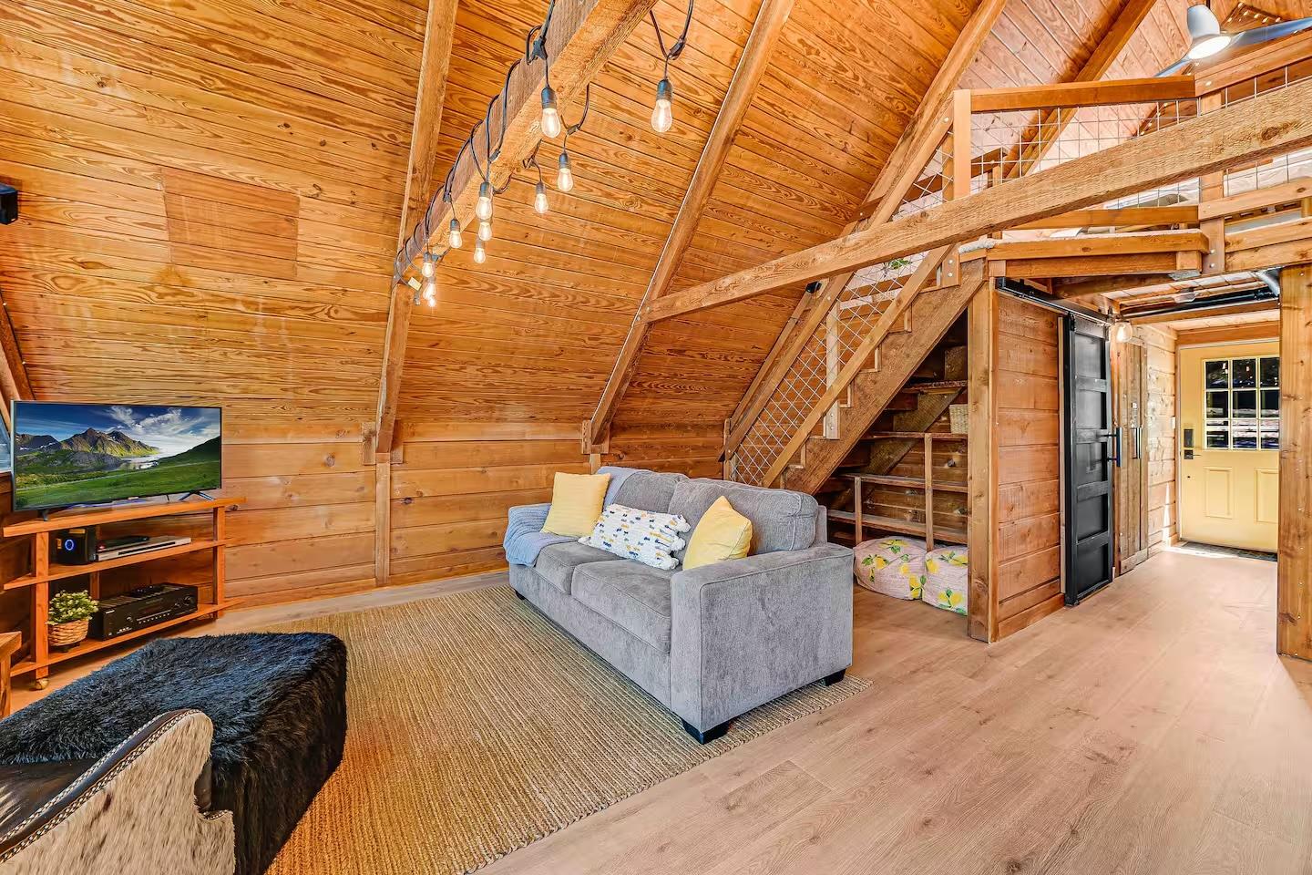 25404 Cove Dr, Spicewood, TX 78669