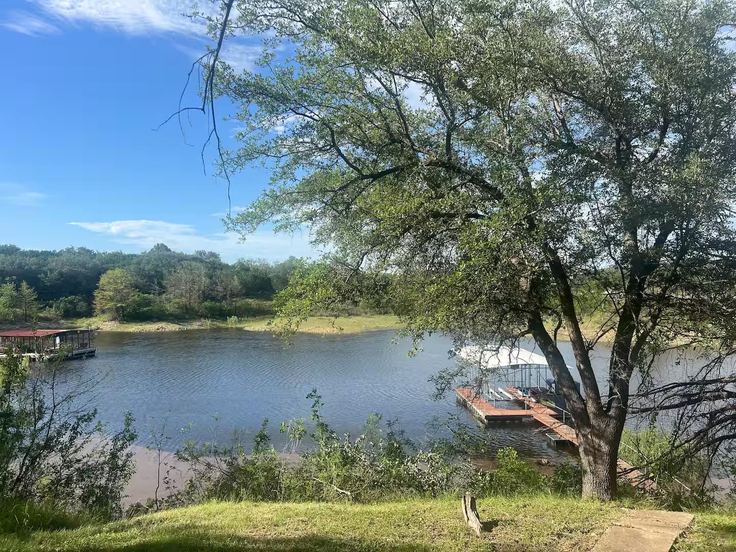 25404 Cove Dr, Spicewood, TX 78669