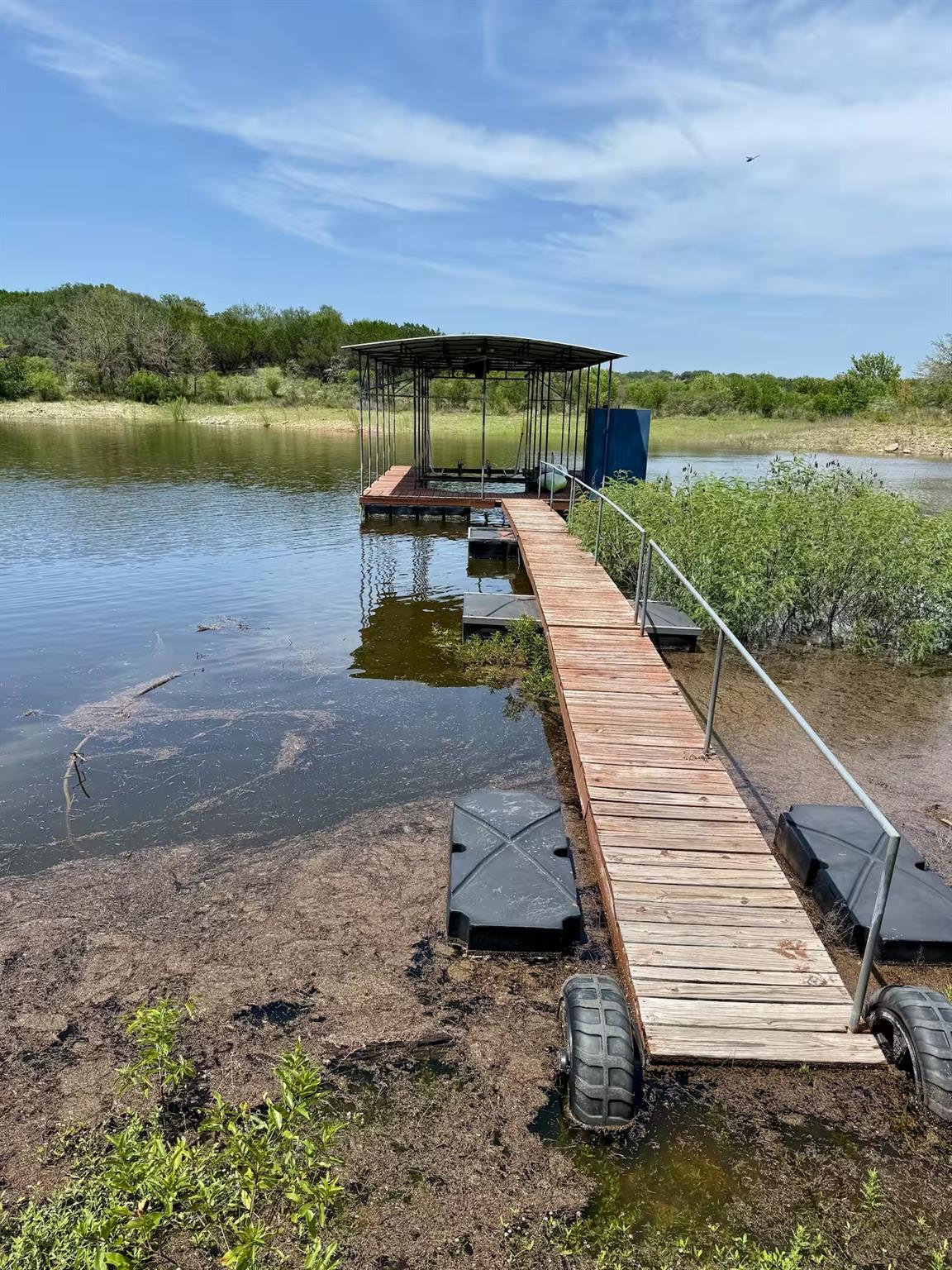 25404 Cove Dr, Spicewood, TX 78669