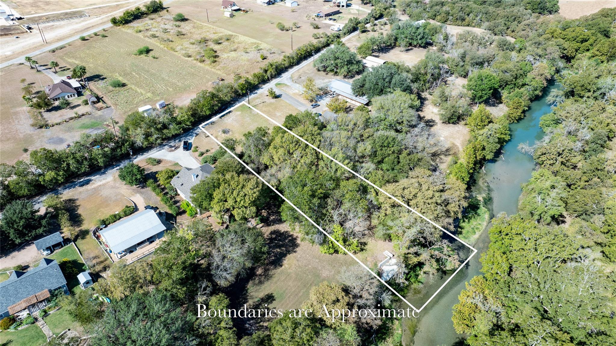 314 Red Bird Ln, Kingsbury, TX 78638