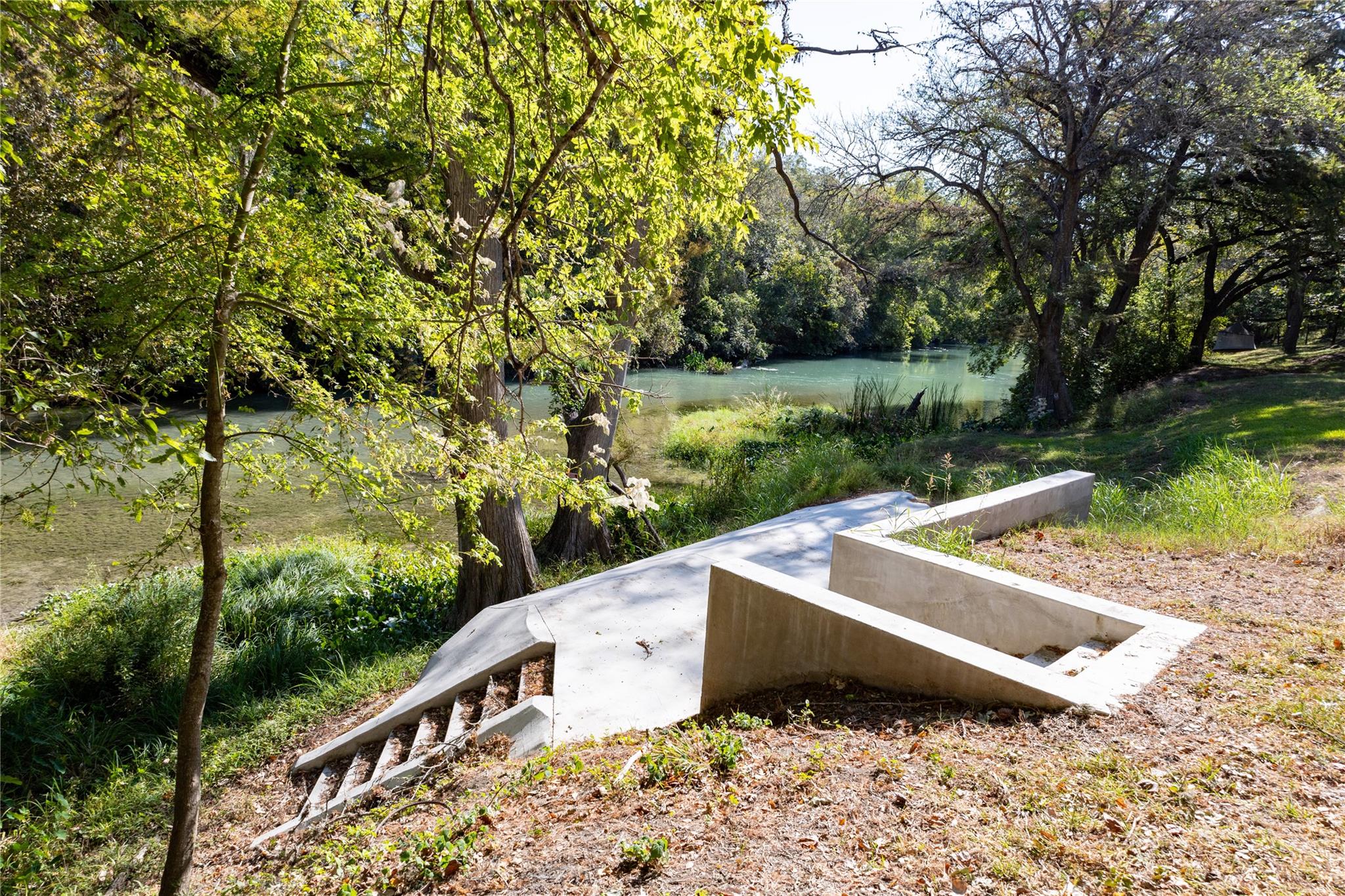 314 Red Bird Ln, Kingsbury, TX 78638