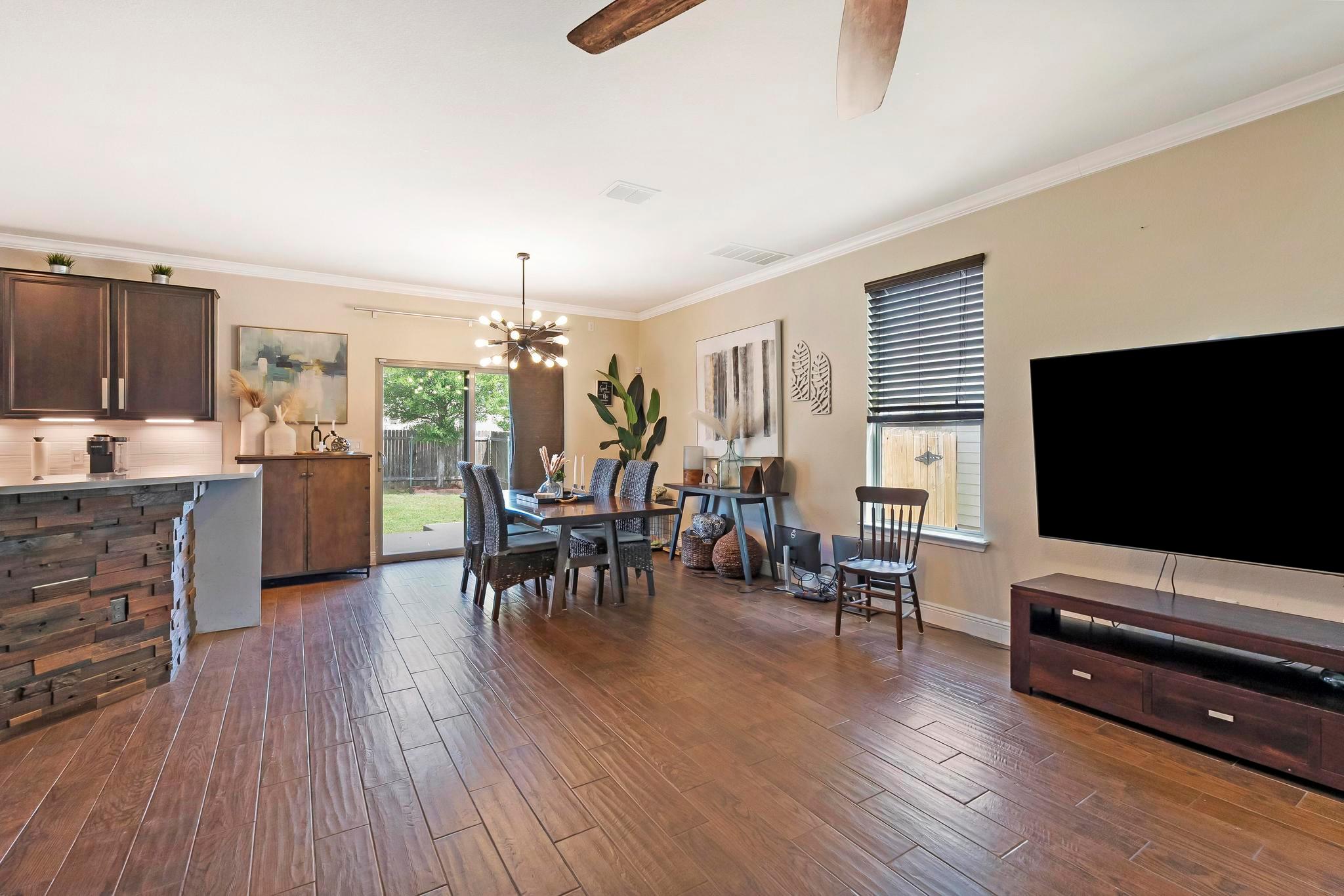 11212 Whitefaulds Dr, Austin, TX 78754