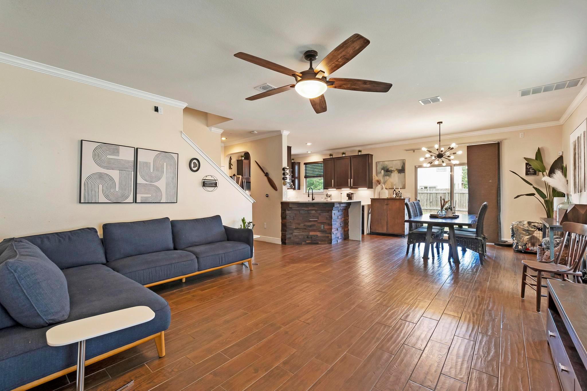 11212 Whitefaulds Dr, Austin, TX 78754