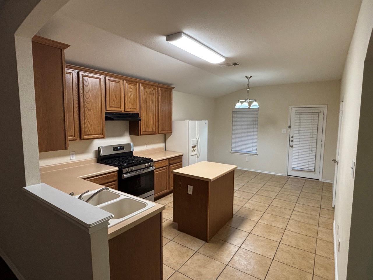 154 Lake Washington Dr, Kyle, TX 78640