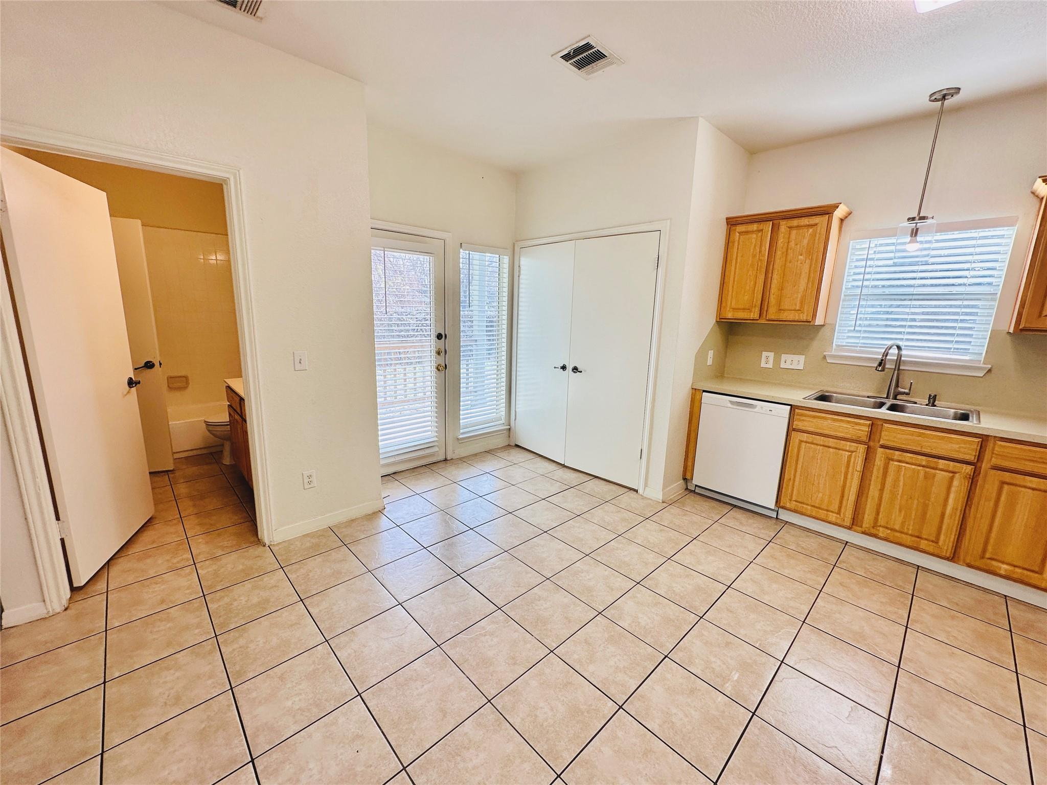 6301 Crumley Ln, Austin, TX 78741