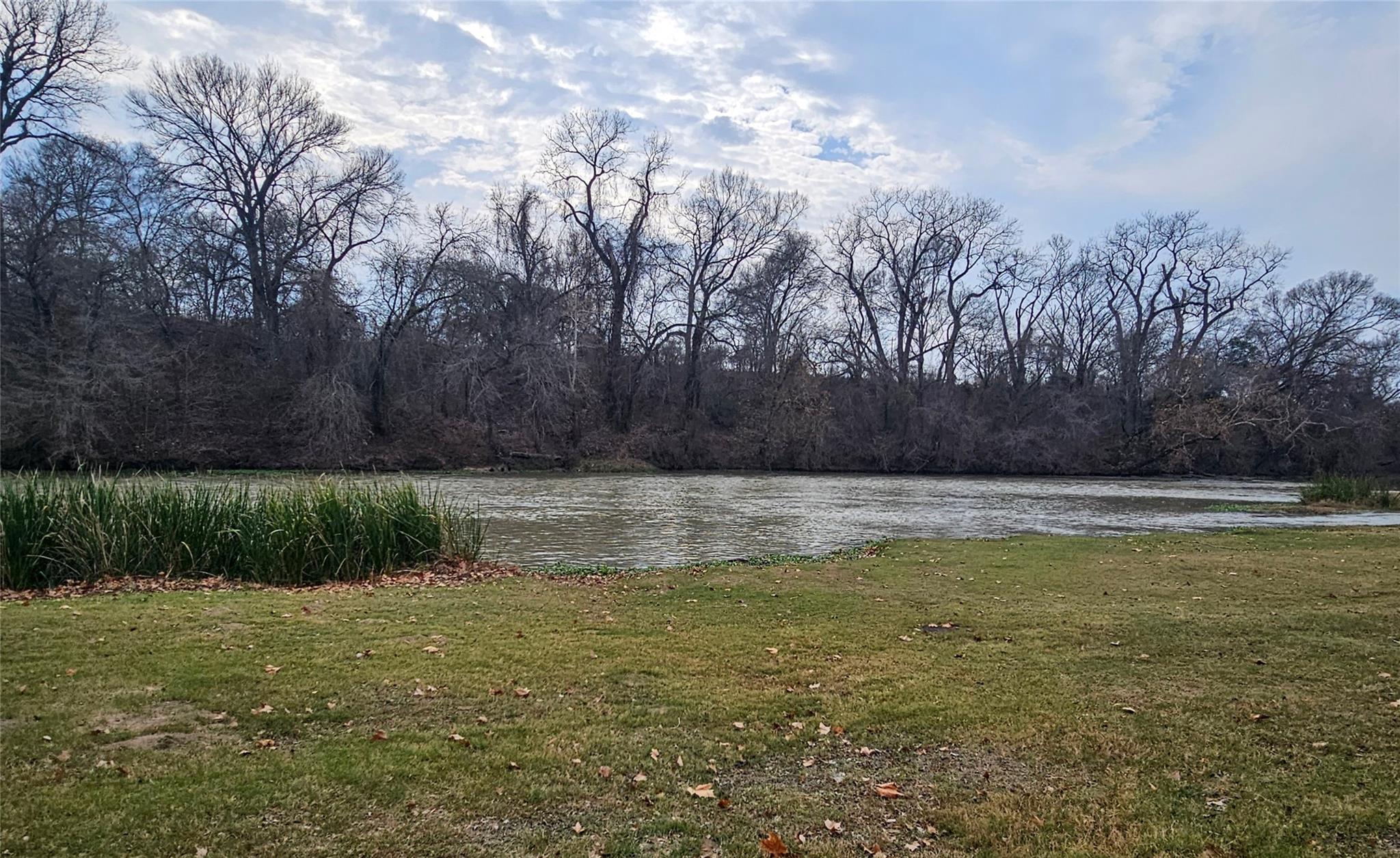 416 Riverside Dr, Bastrop, TX 78602