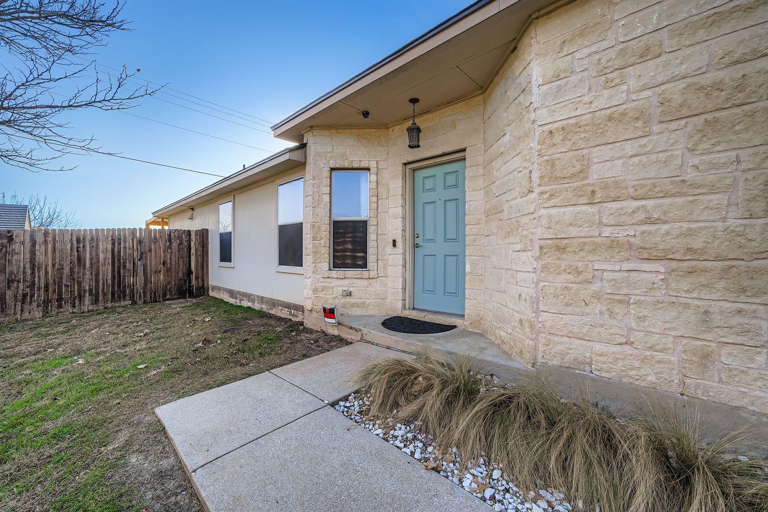 326 Wimberley St, Hutto, TX 78634