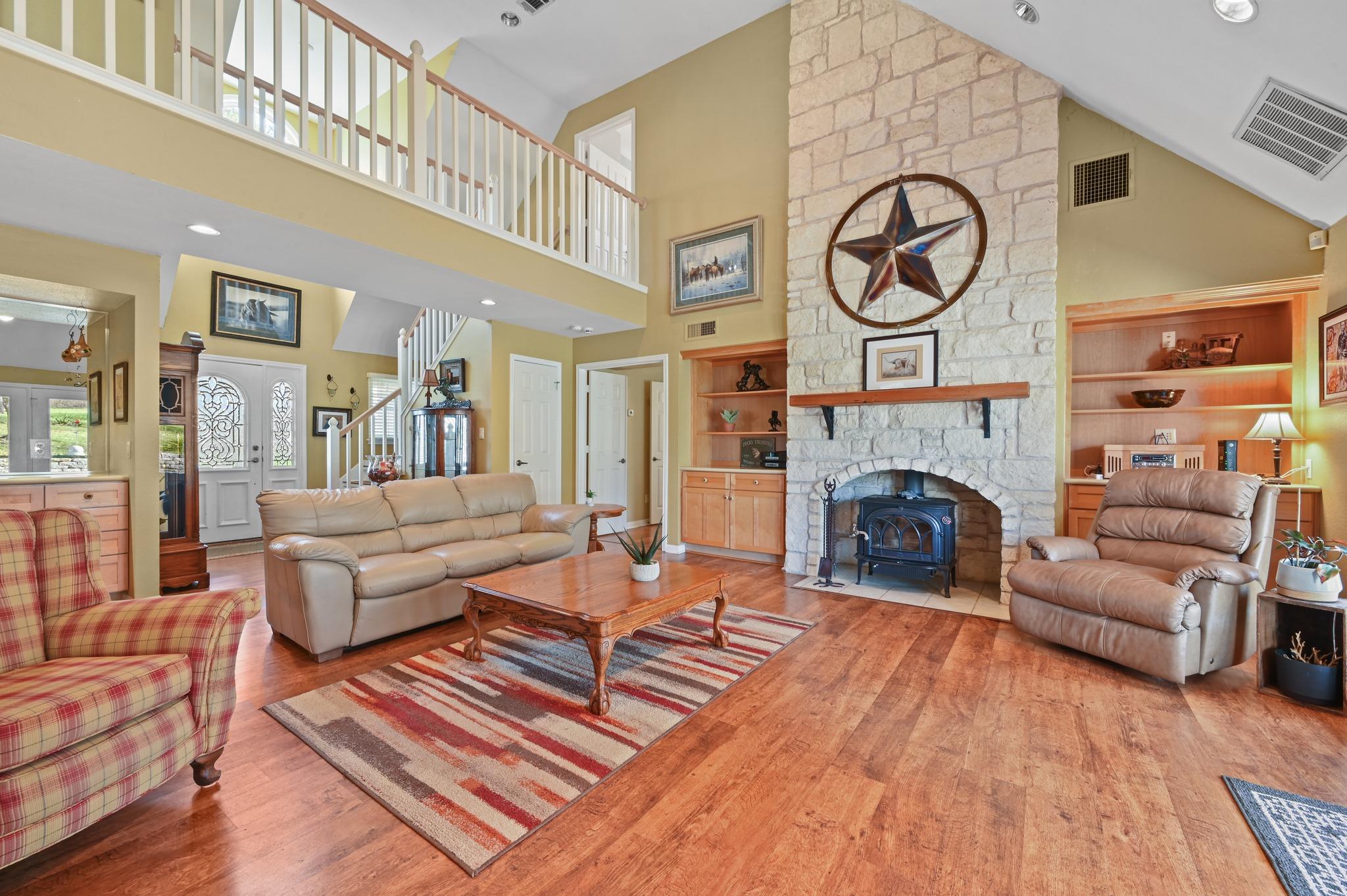 24415 Singleton Bend Rd E, Marble Falls, TX 78654