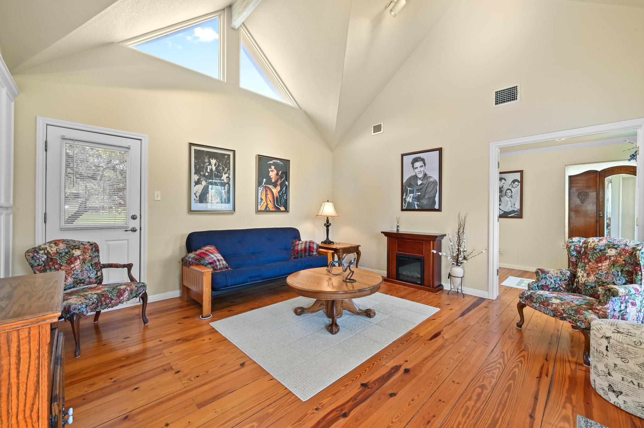 24415 Singleton Bend Rd E, Marble Falls, TX 78654