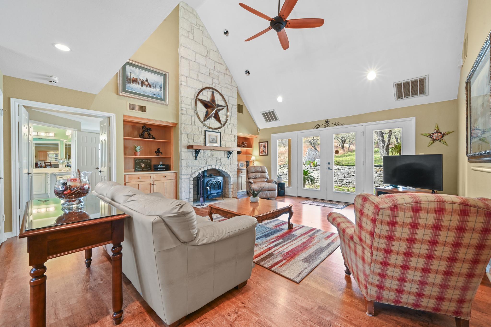 24415 Singleton Bend Rd E, Marble Falls, TX 78654