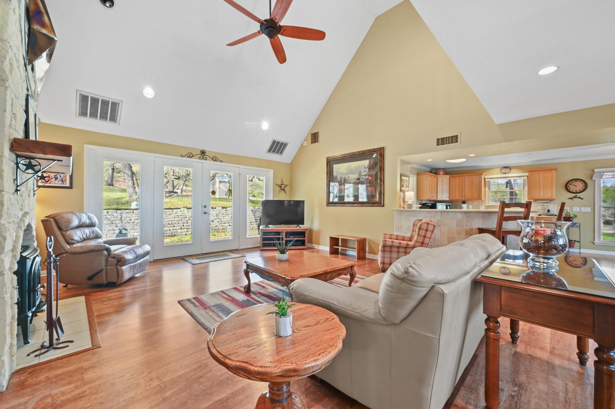 24415 Singleton Bend Rd E, Marble Falls, TX 78654