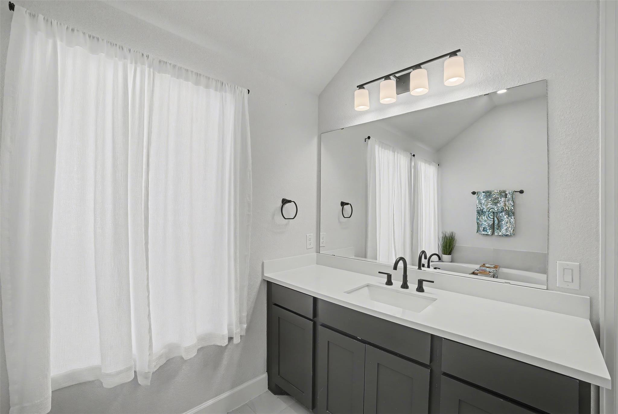 186 Prickly Poppy Loop, Kyle, TX 78640