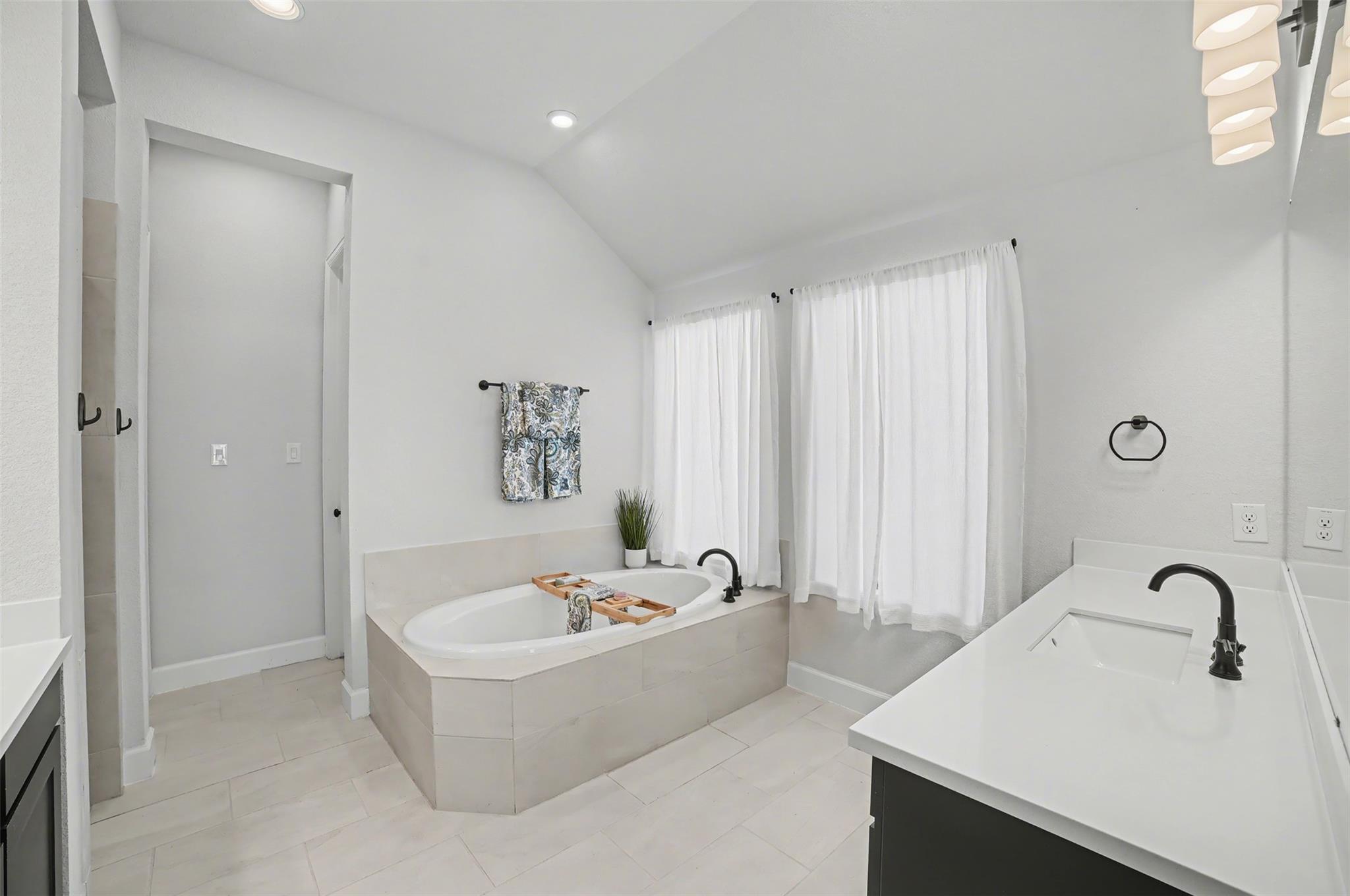 186 Prickly Poppy Loop, Kyle, TX 78640