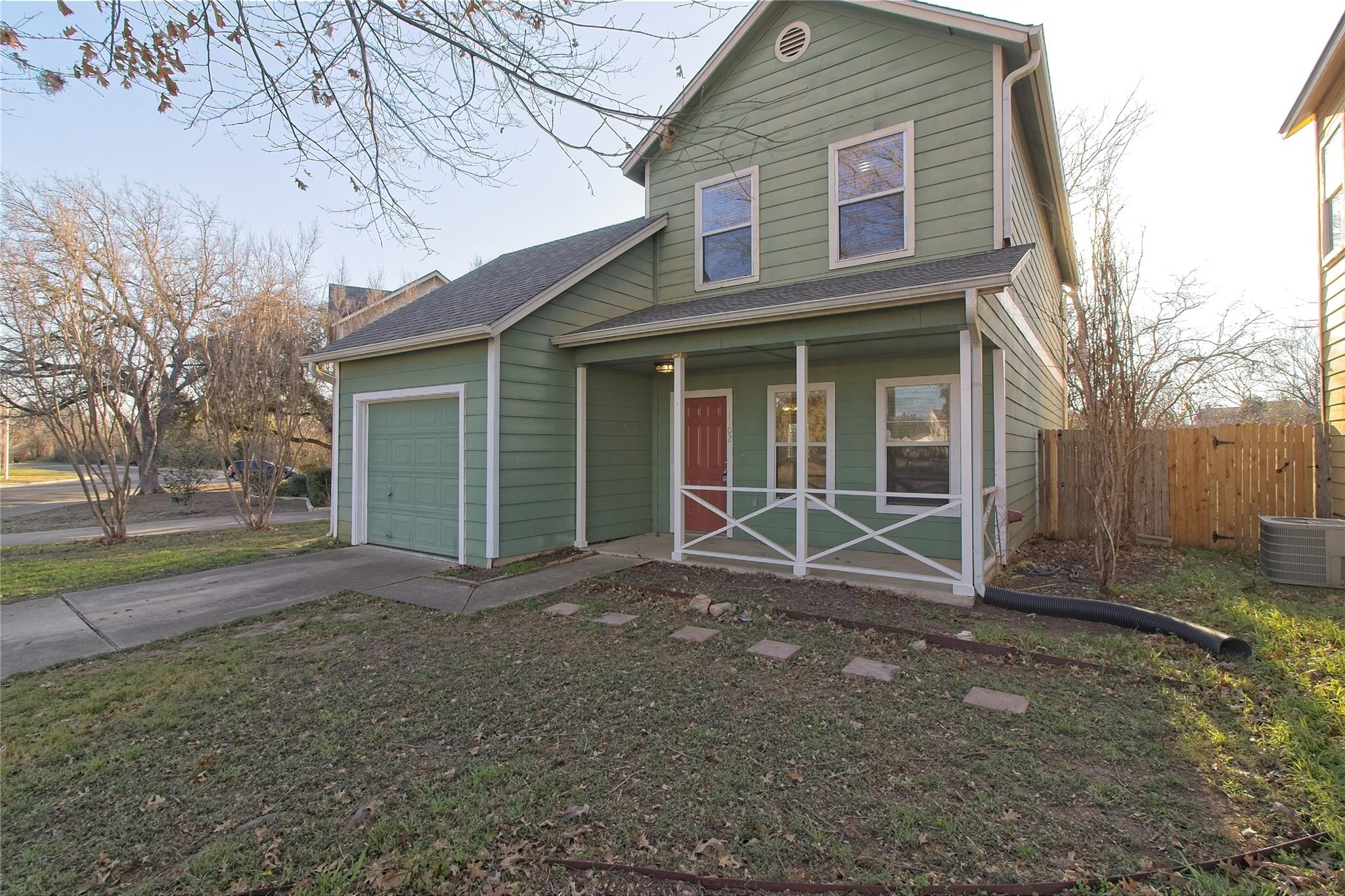 1102 E 3rd St, Georgetown, TX 78626