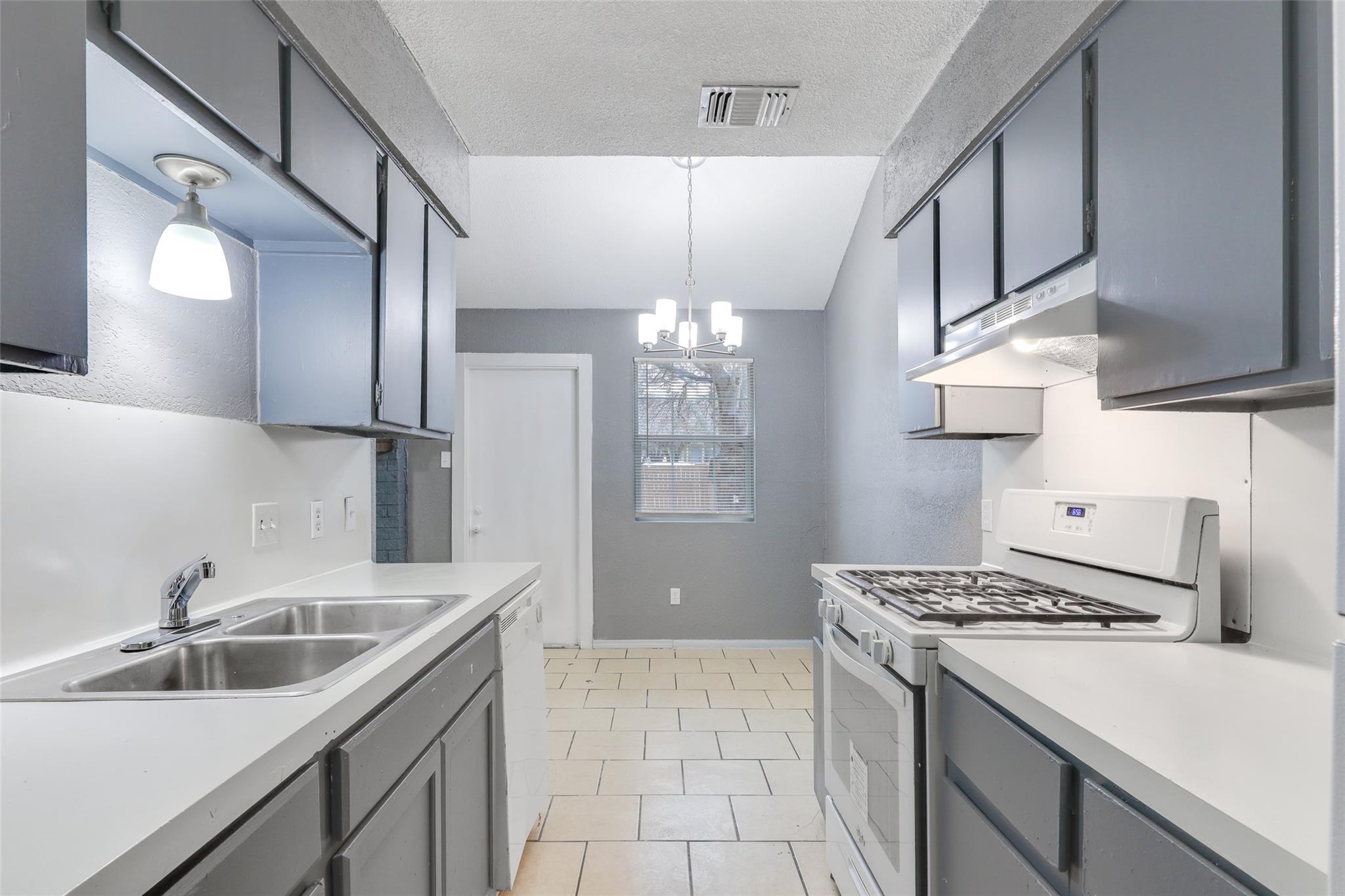 6605 Deatonhill Dr, Austin, TX 78745