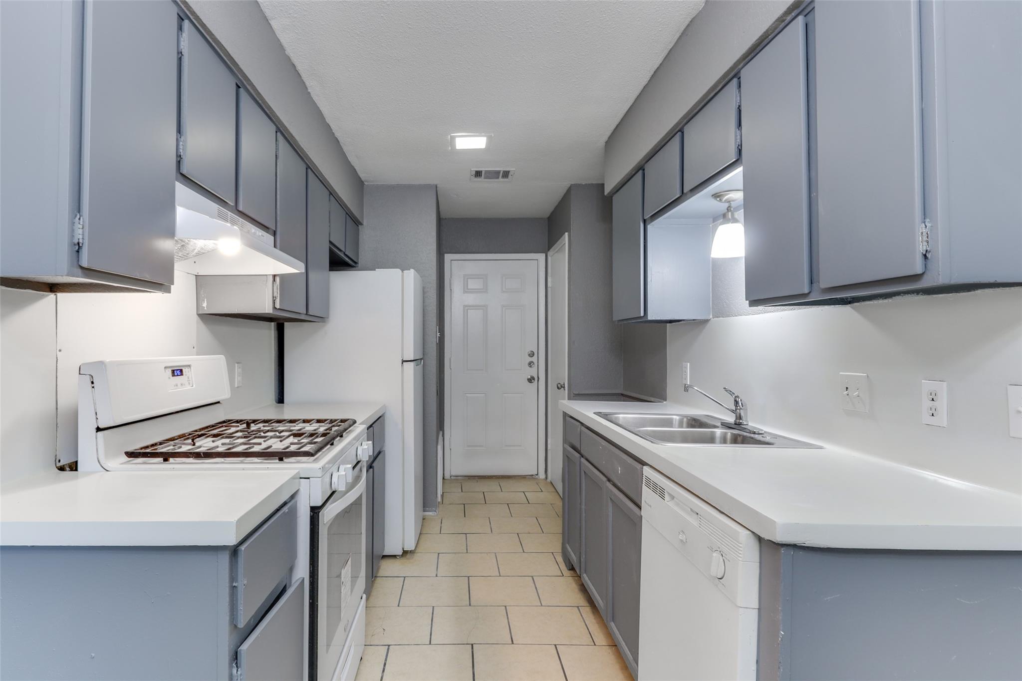 6605 Deatonhill Dr, Austin, TX 78745