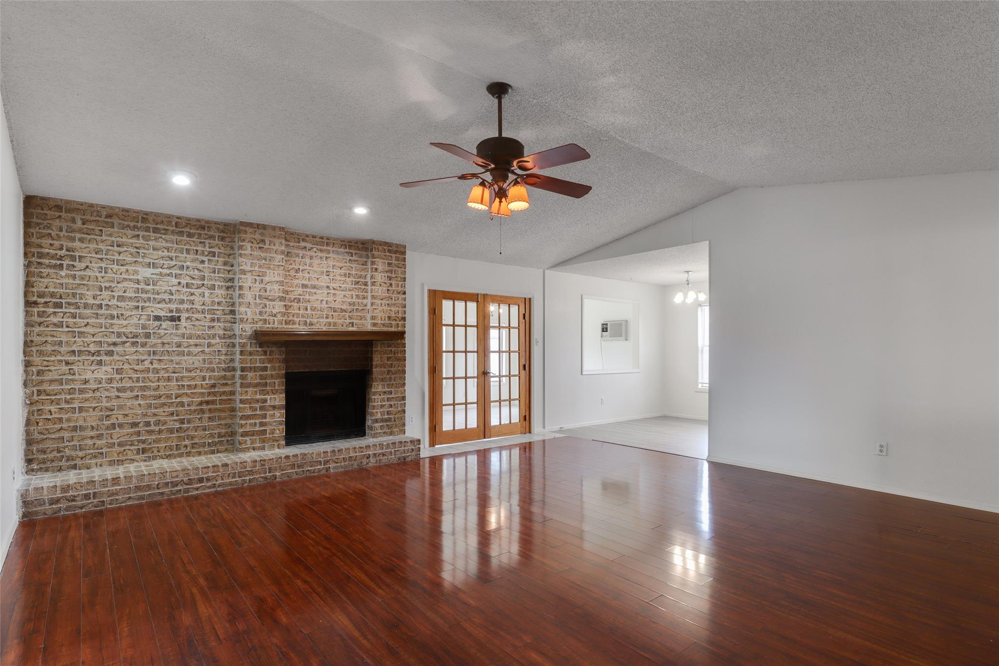 10401 WAGON GAP Dr, Austin, TX 78750