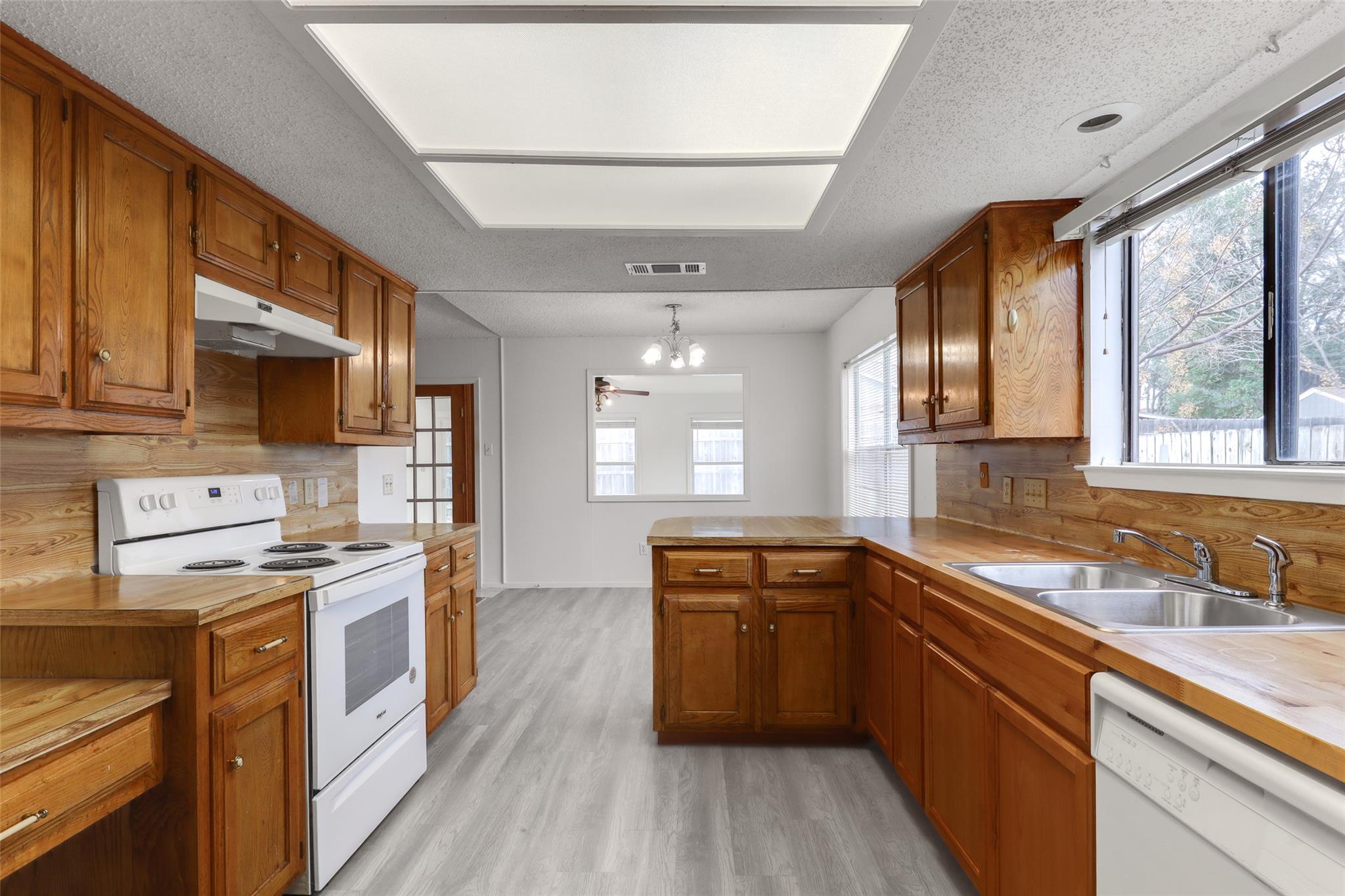 10401 WAGON GAP Dr, Austin, TX 78750