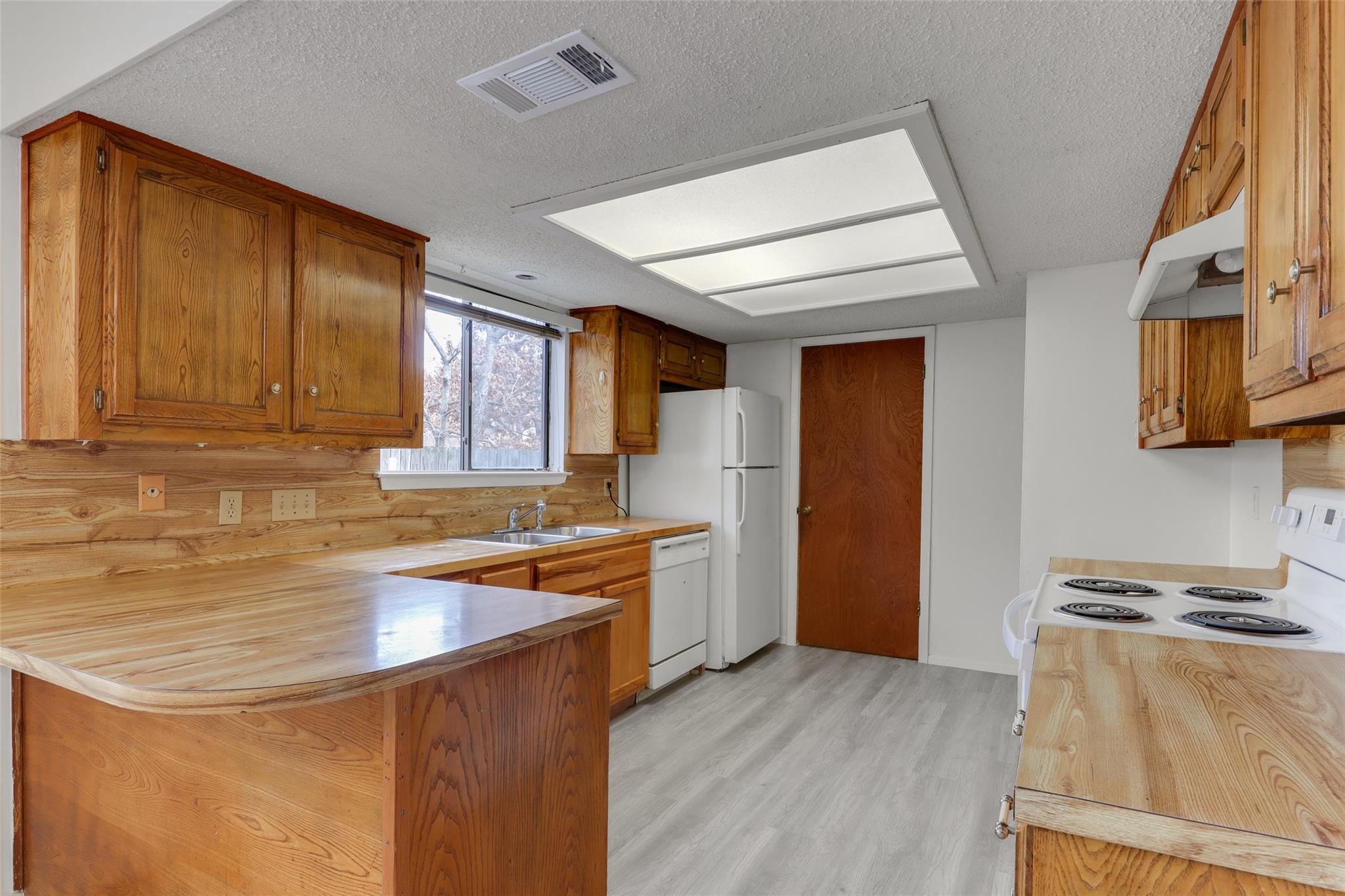 10401 WAGON GAP Dr, Austin, TX 78750