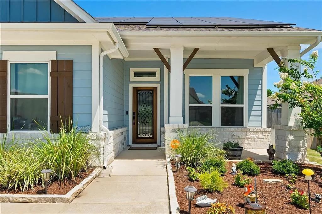 108 Charles Zanco Dr, Bastrop, TX 78602