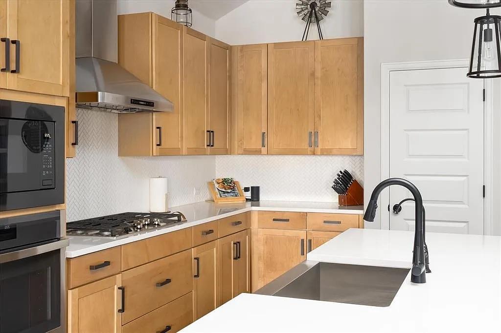 108 Charles Zanco Dr, Bastrop, TX 78602