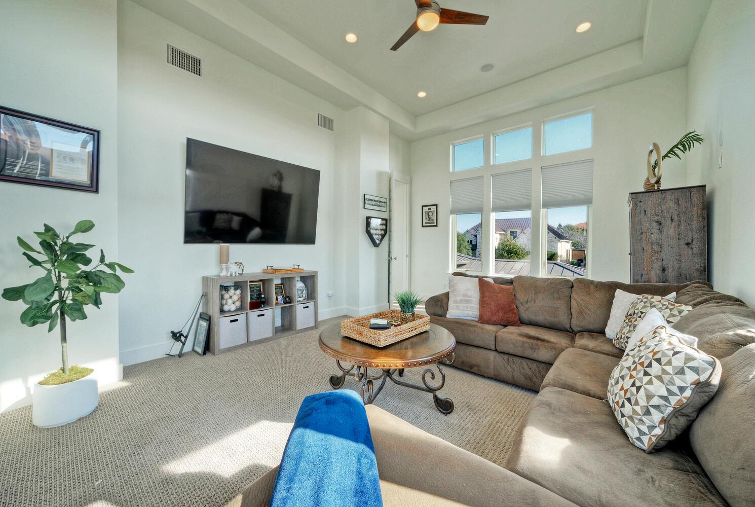 106 Bisset Ct, Austin, TX 78738