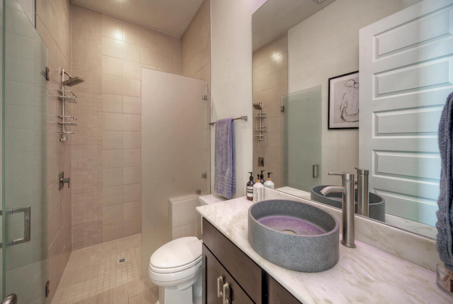 106 Bisset Ct, Austin, TX 78738