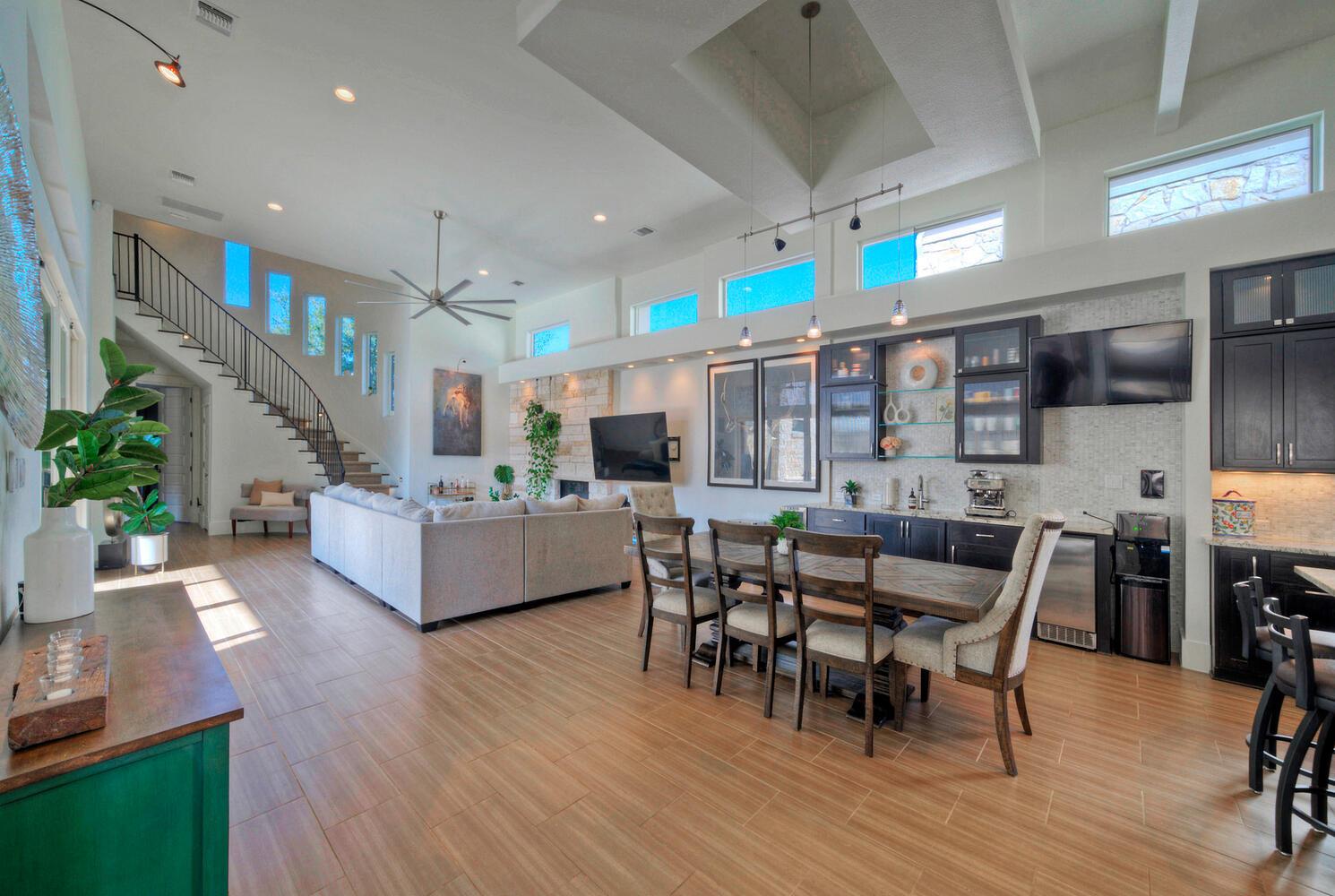 106 Bisset Ct, Austin, TX 78738