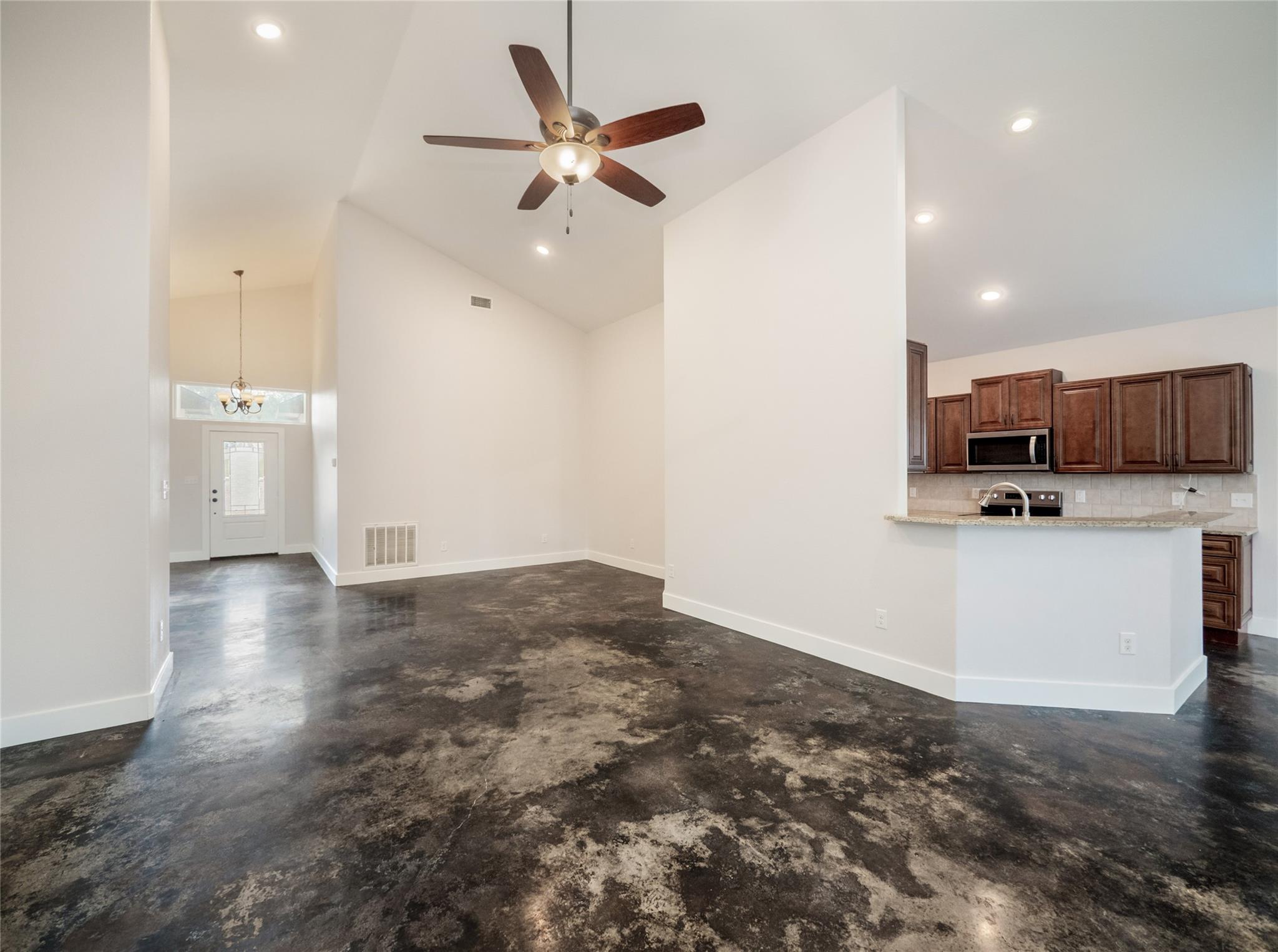 93 Primrose Ln, Marble Falls, TX 78654