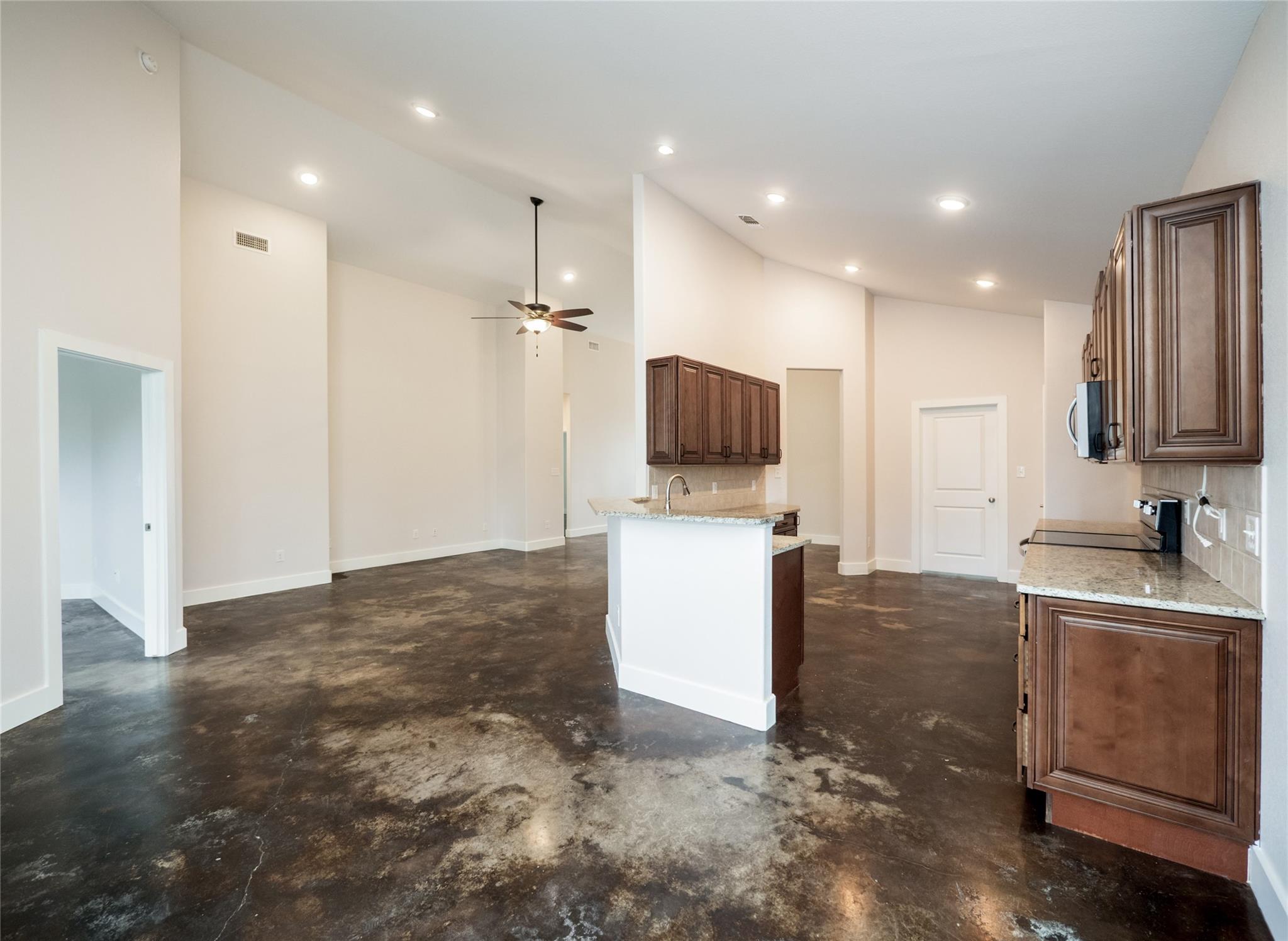 93 Primrose Ln, Marble Falls, TX 78654