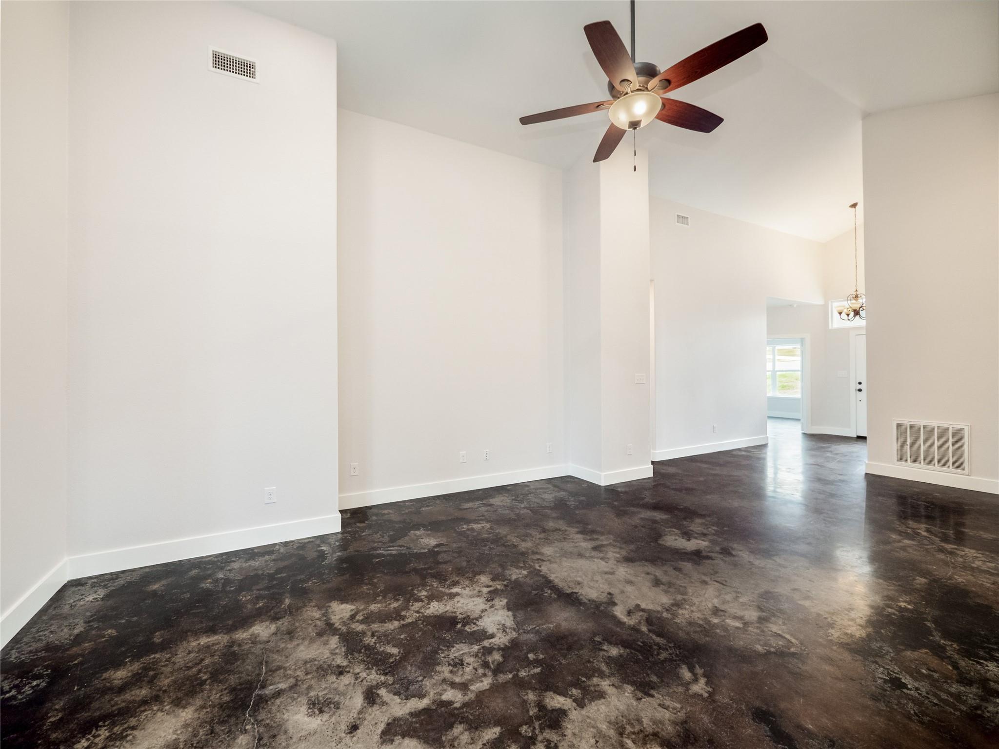 93 Primrose Ln, Marble Falls, TX 78654