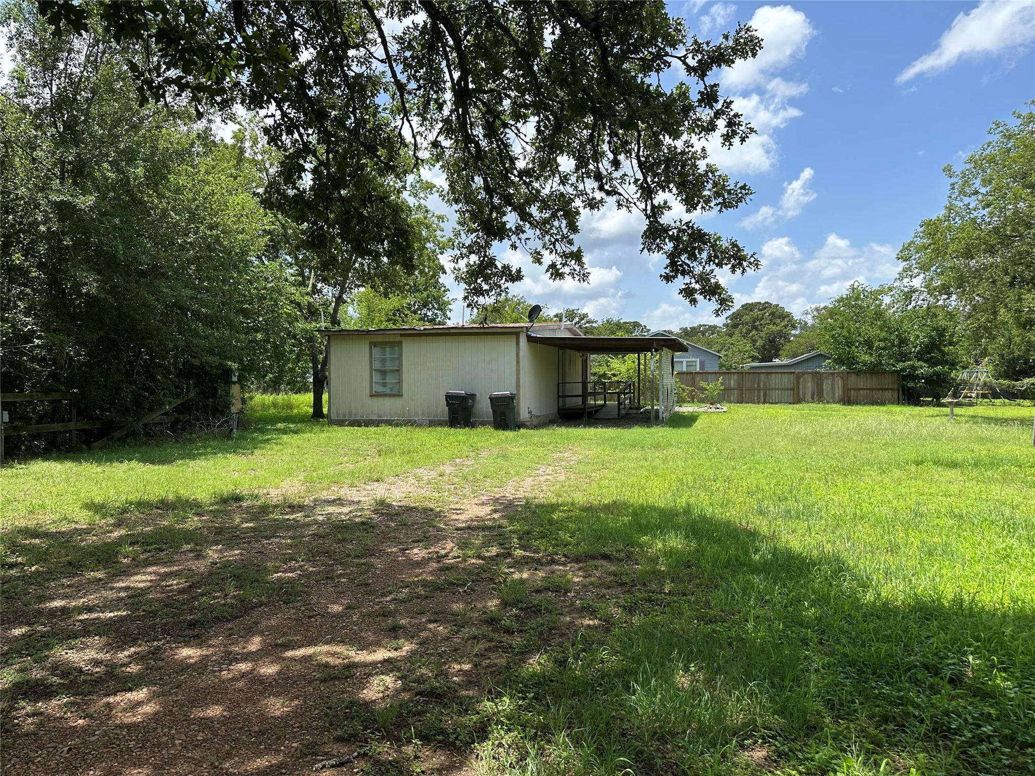 639 N Manse Ave, Giddings, TX 78942