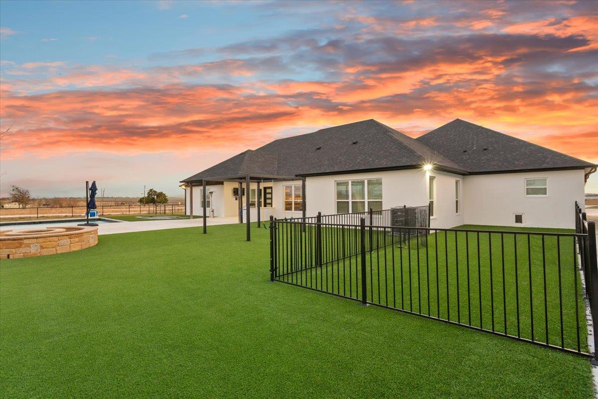 10940 Wedel Cemetery Rd, Rogers, TX 76569