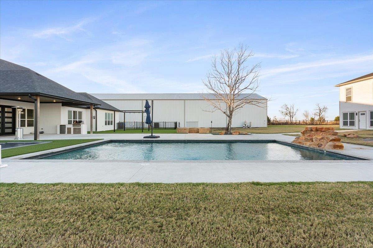 10940 Wedel Cemetery Rd, Rogers, TX 76569