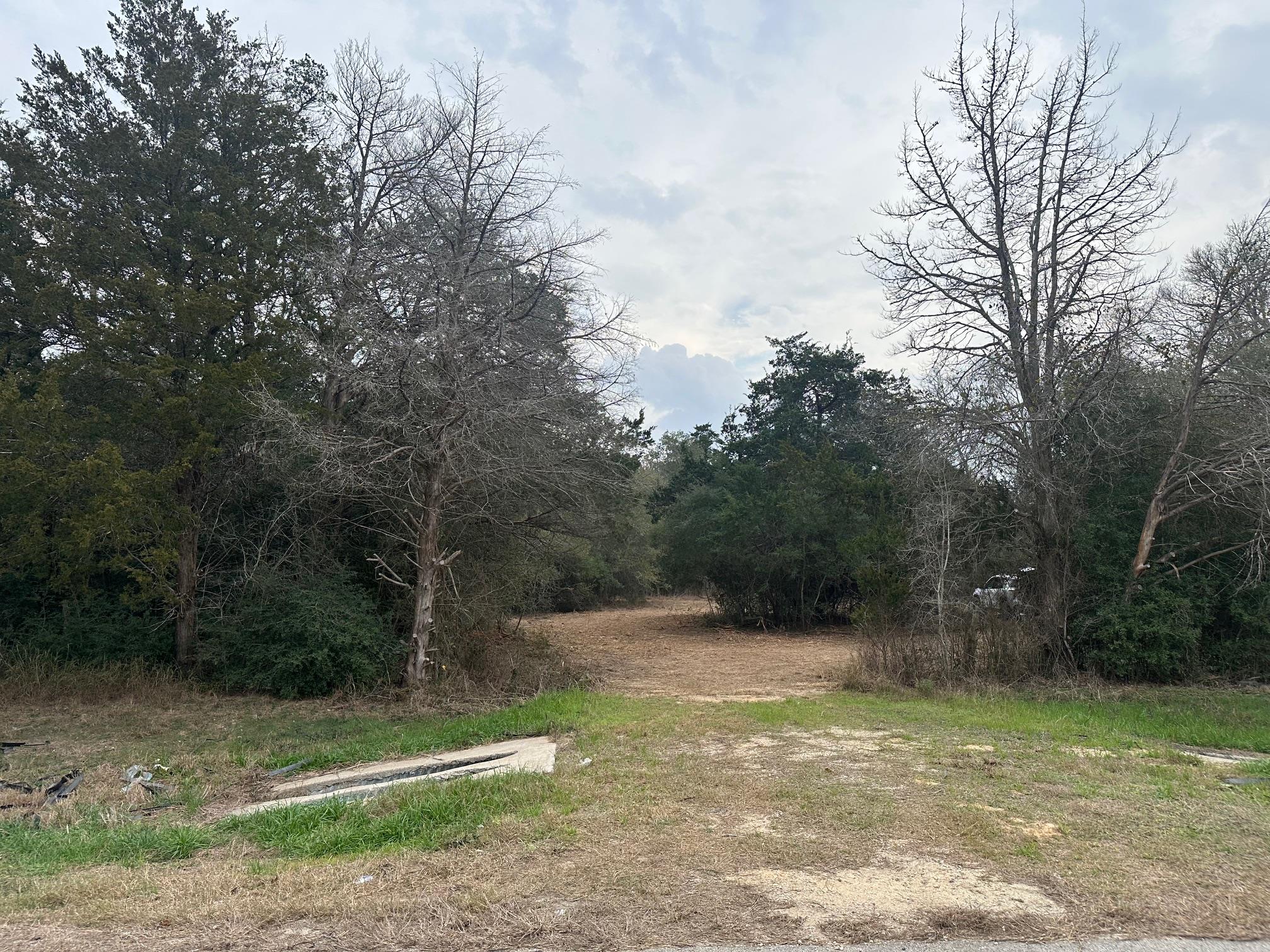 303 FM 609 Rd, Flatonia, TX 78941