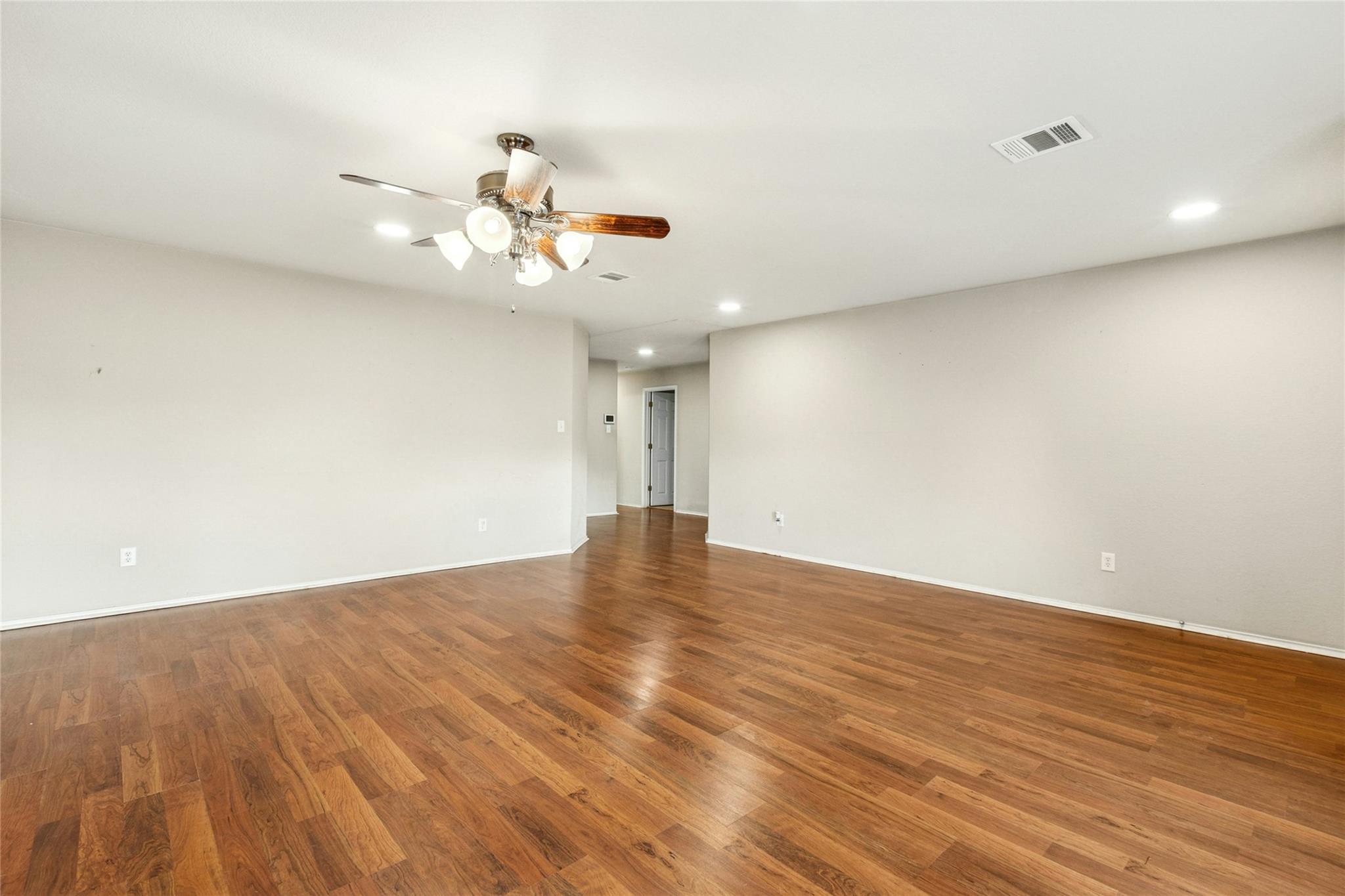 386 Paddington Dr, Kyle, TX 78640