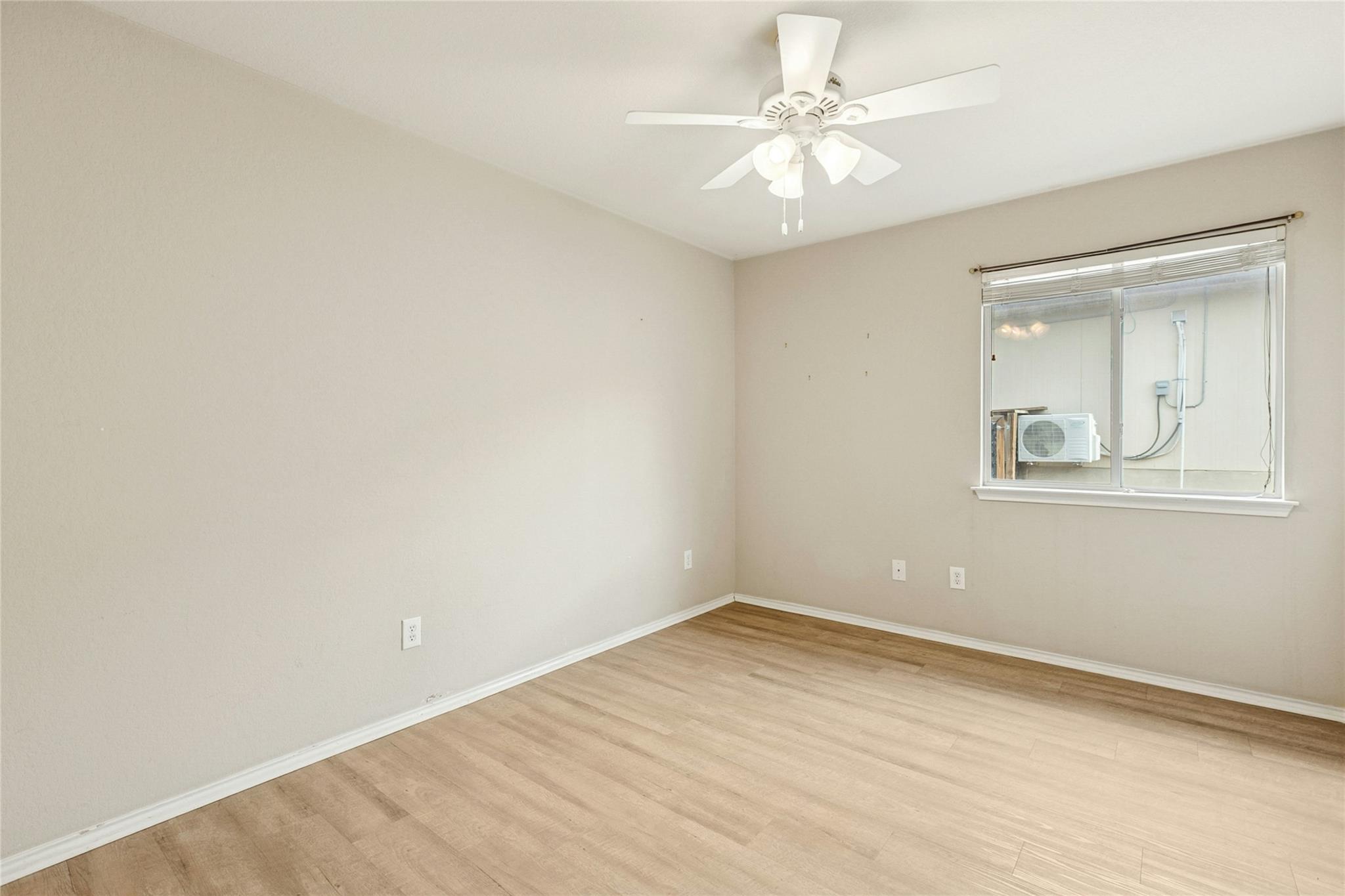 386 Paddington Dr, Kyle, TX 78640