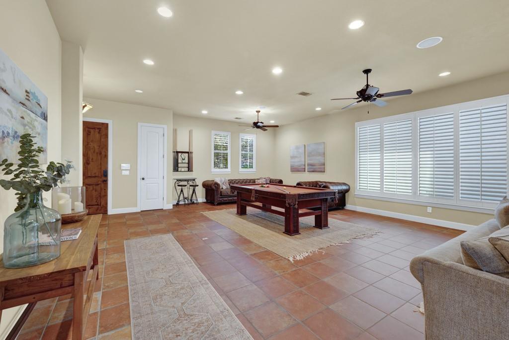 1745 Lakeside Dr W, Canyon Lake, TX 78133