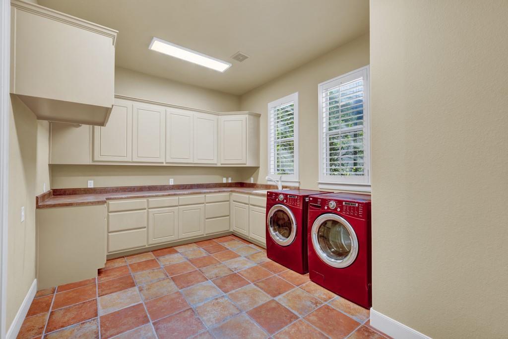 1745 Lakeside Dr W, Canyon Lake, TX 78133