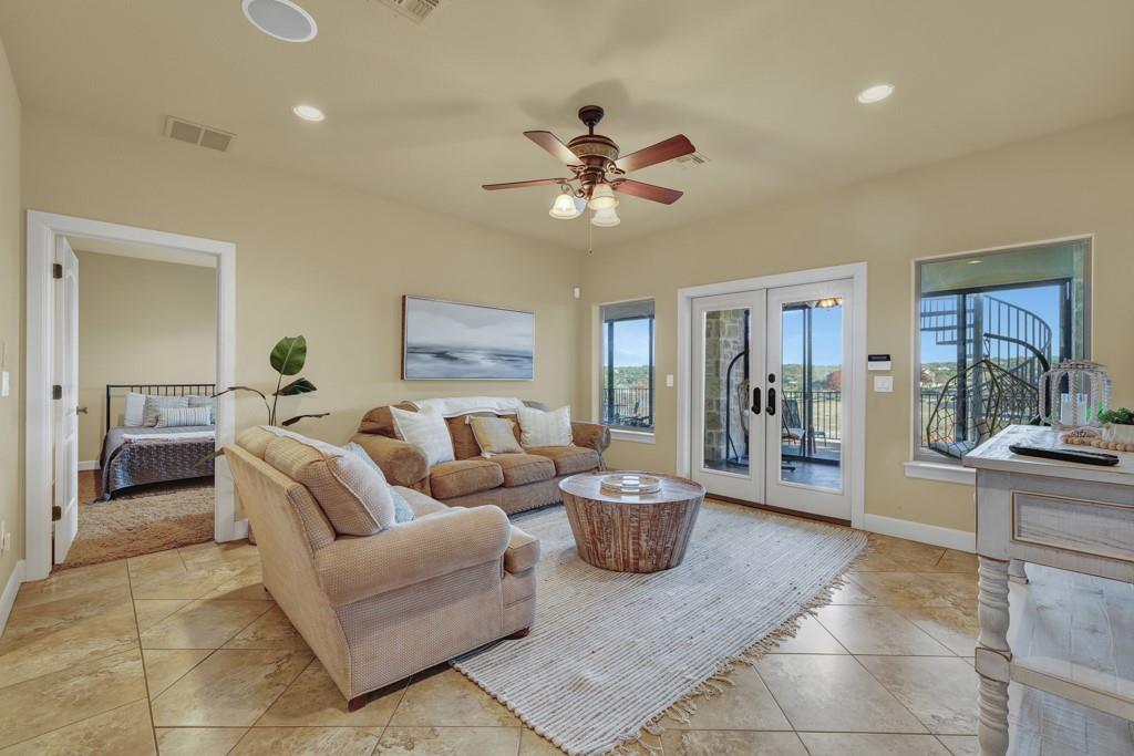 1745 Lakeside Dr W, Canyon Lake, TX 78133